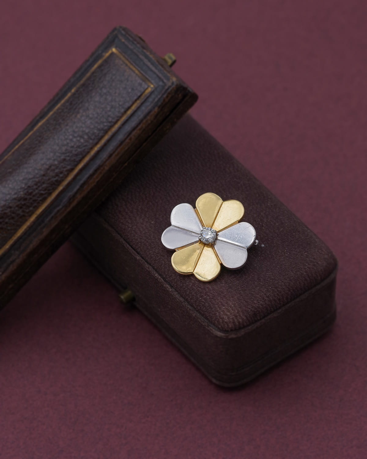 lucky diamond brooch in gold