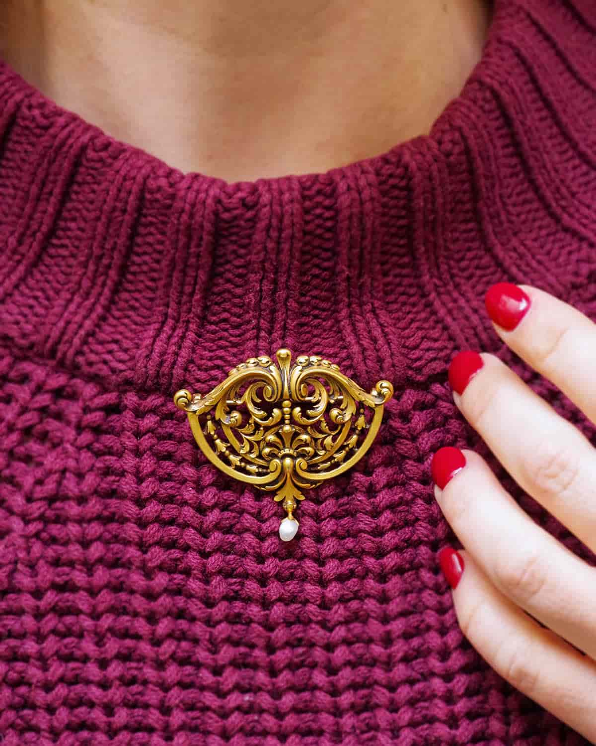 Broche ancienne en or 18k 