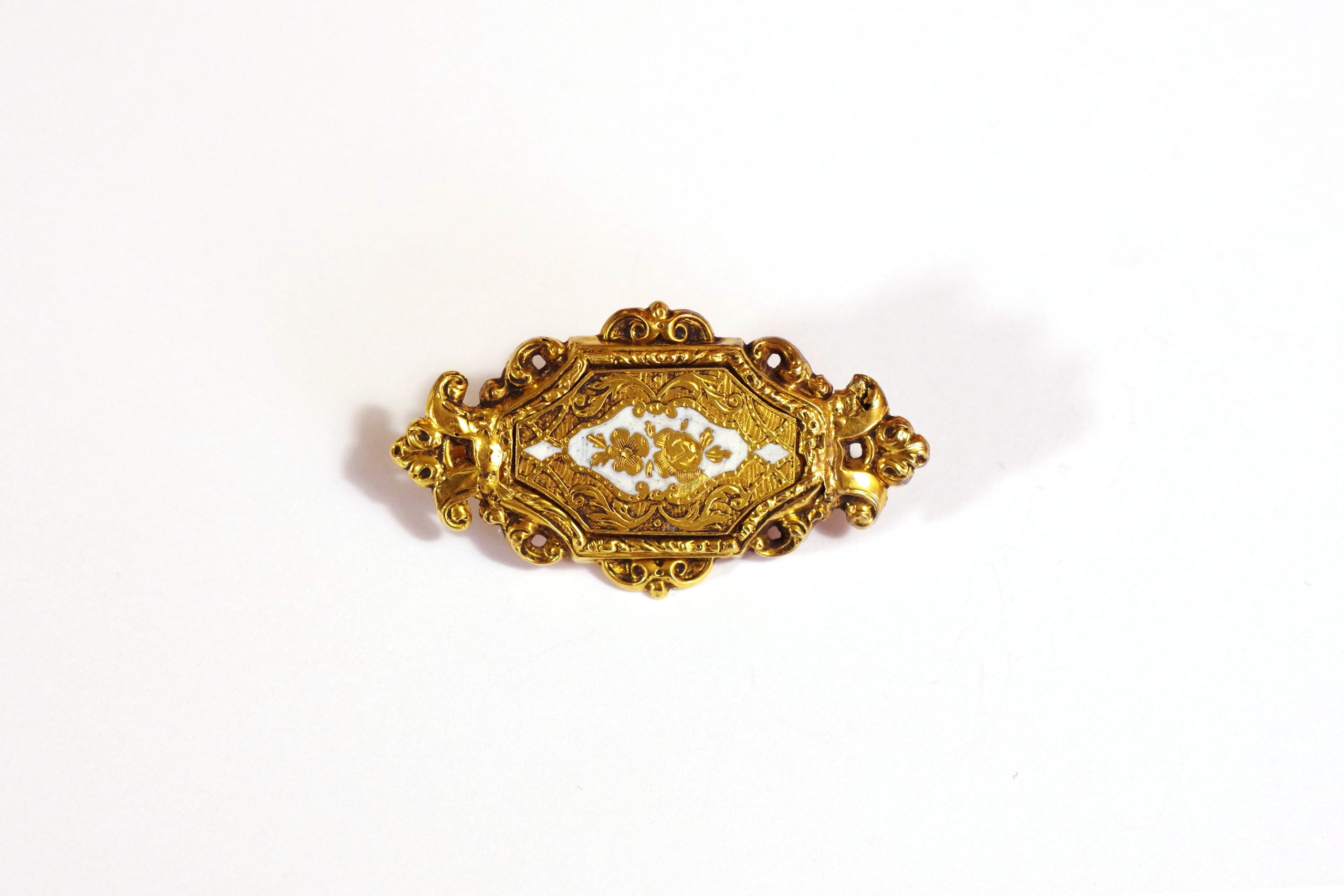 victorian flower brooch in gold