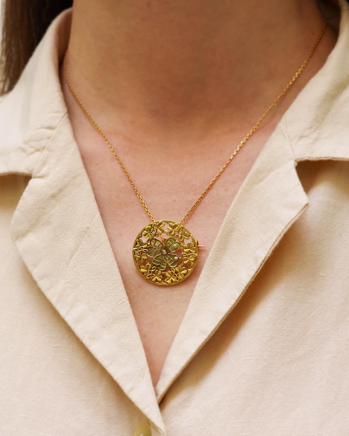 Broche trèfle émail plique a jour