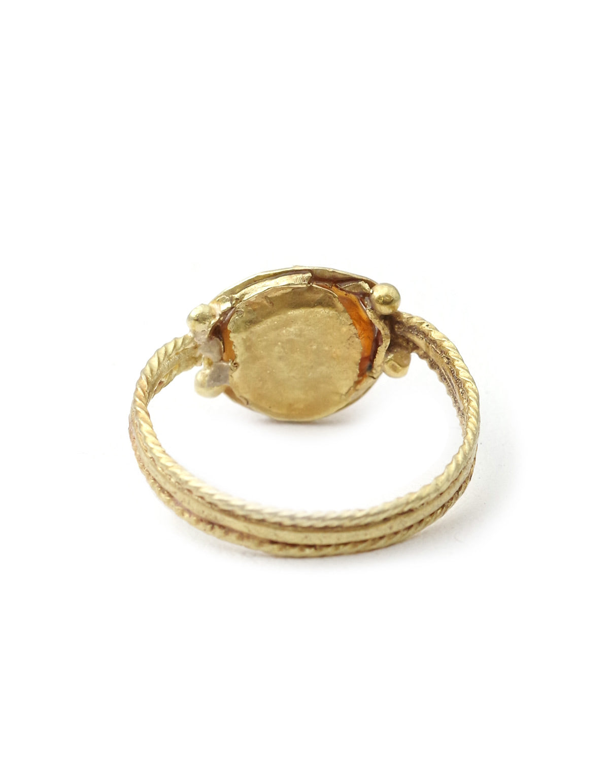 Lion intaglio gold ring 