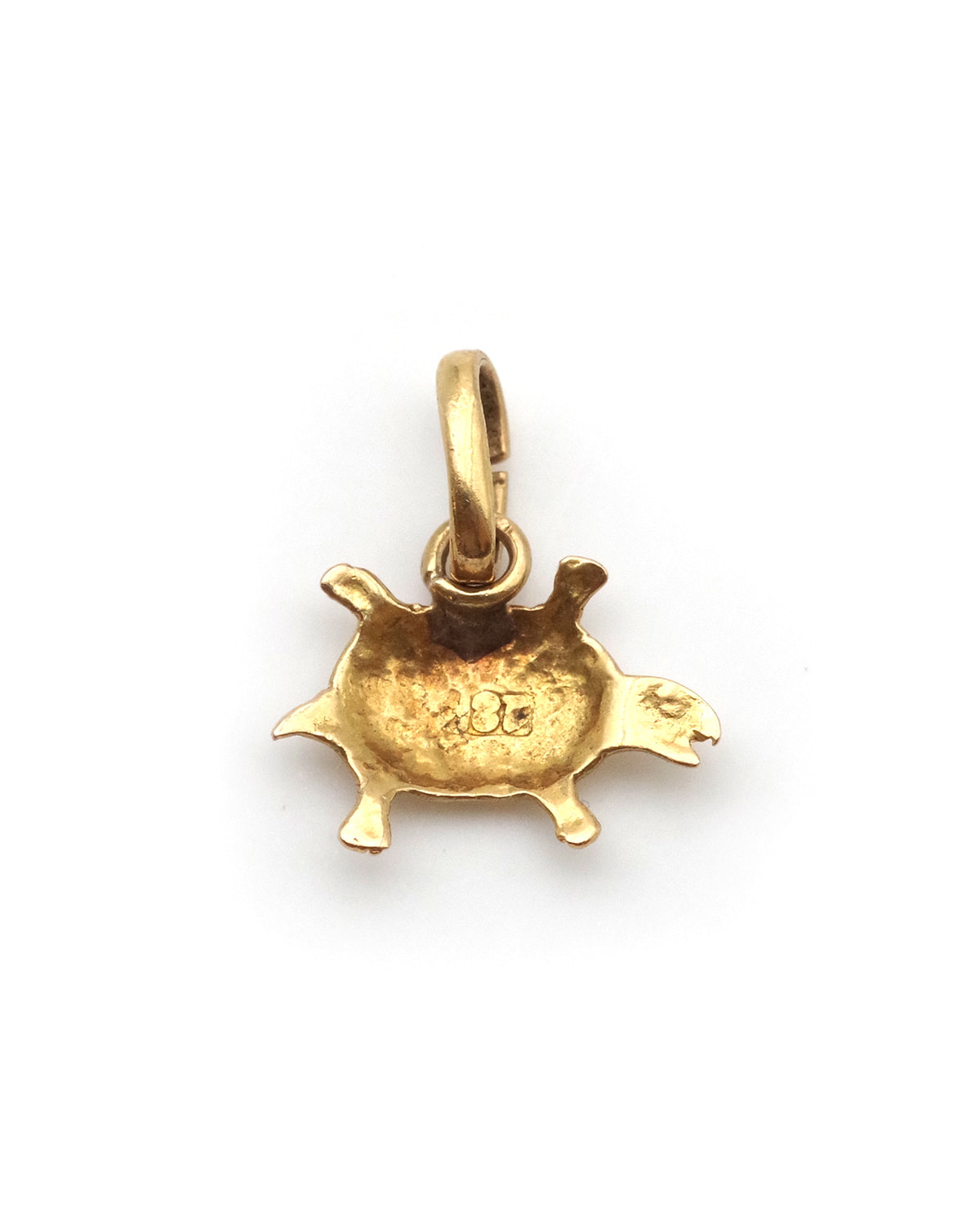 Charm turtle gold pendant
