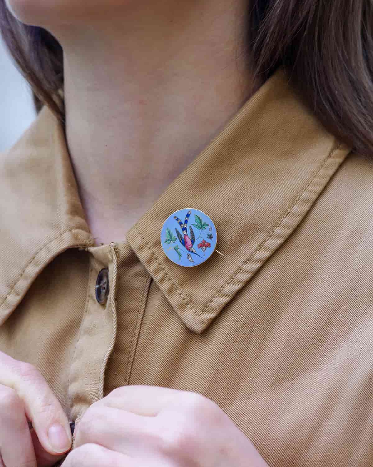 Victorian bird brooch in gold