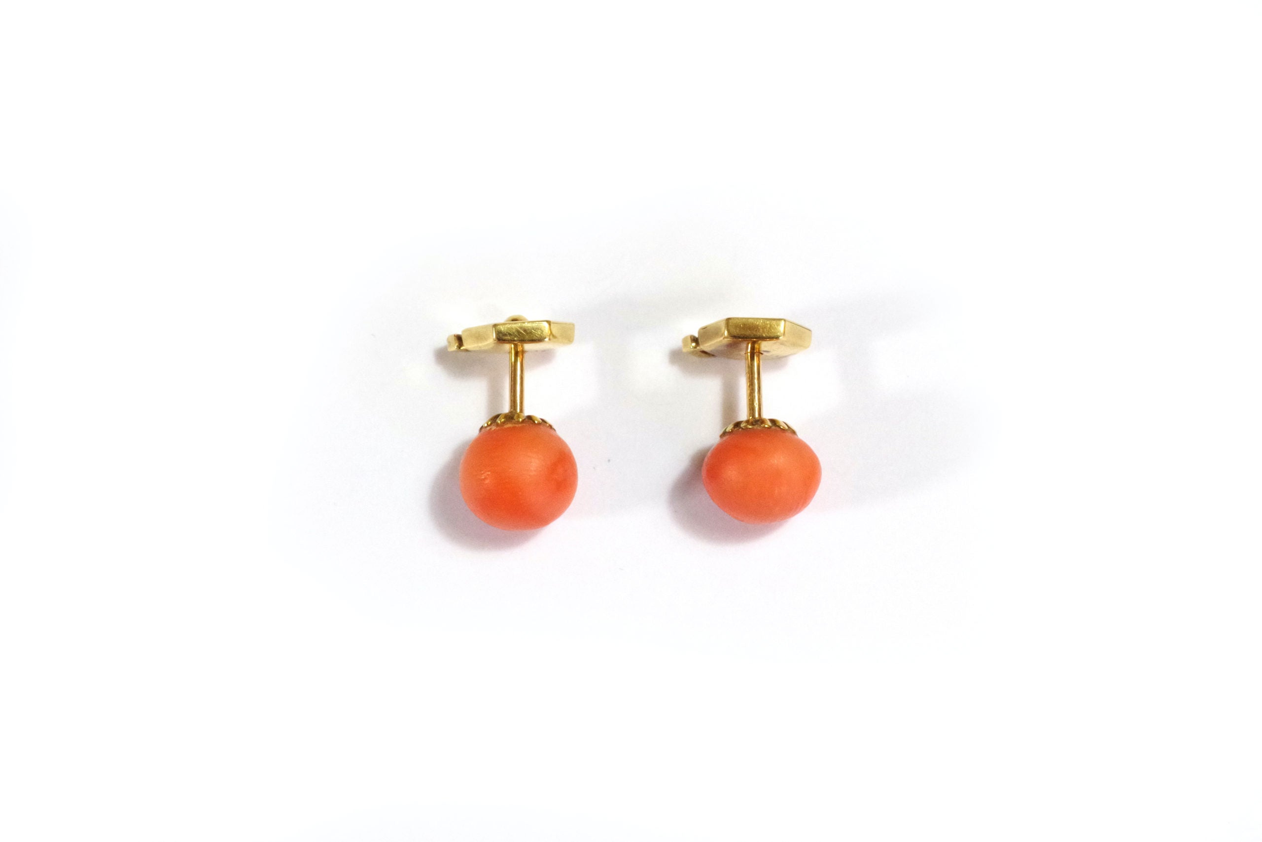 boucles d'oreille Art Deco corail en or