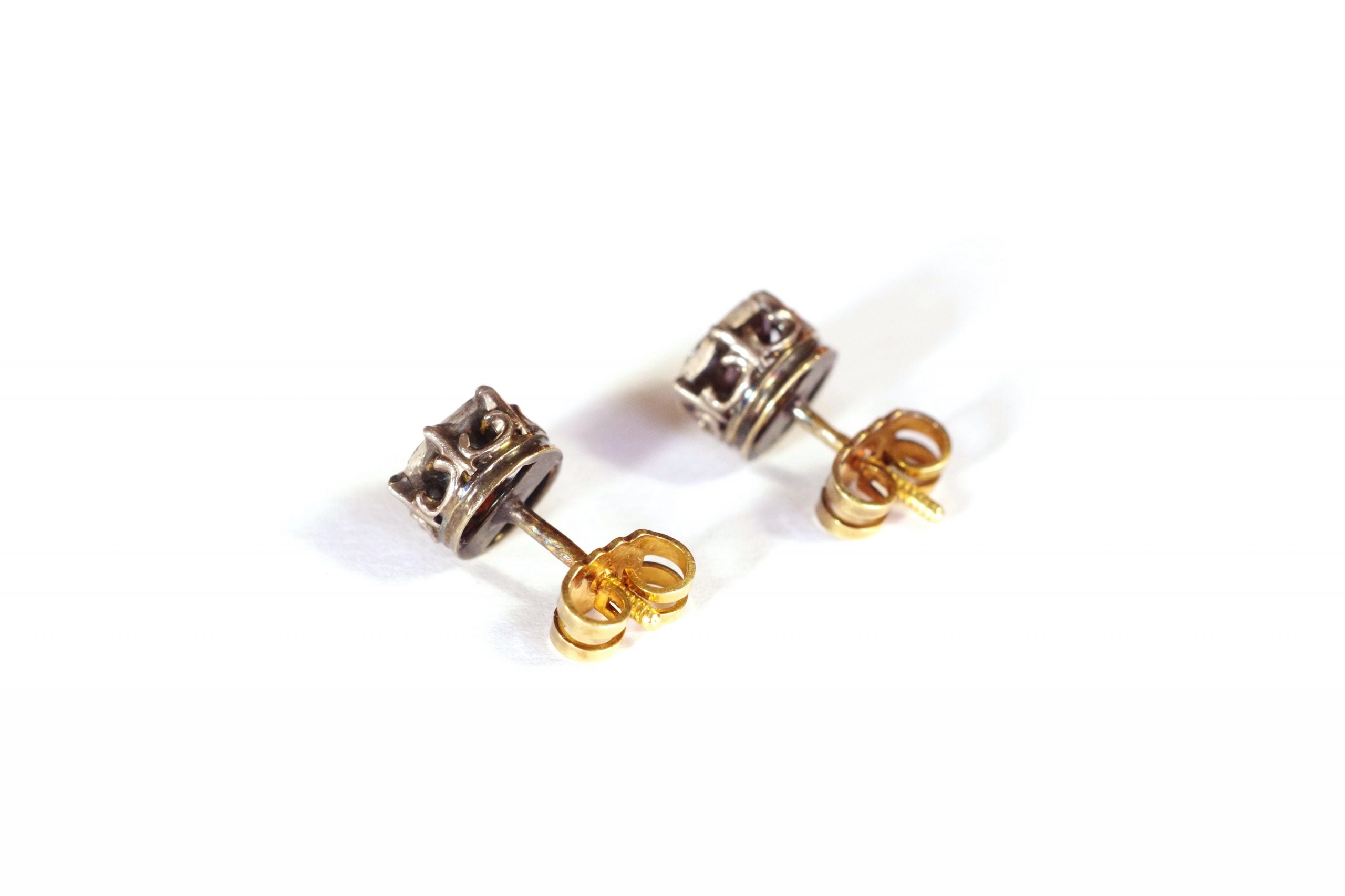 antique-diamond-stud-earrings in gold