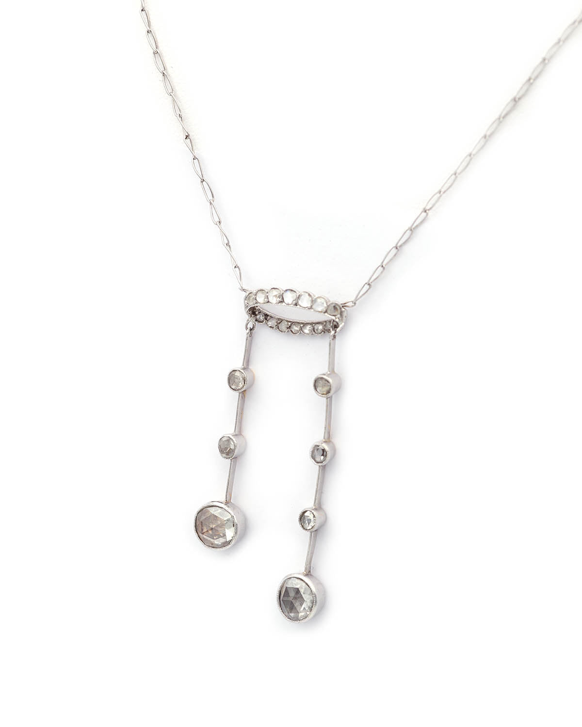 collier négligé en platine