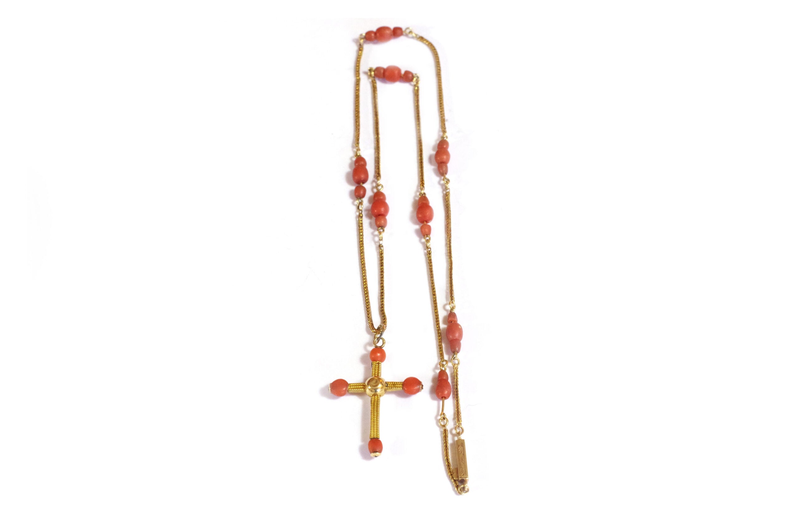 Collier ancien croix corail