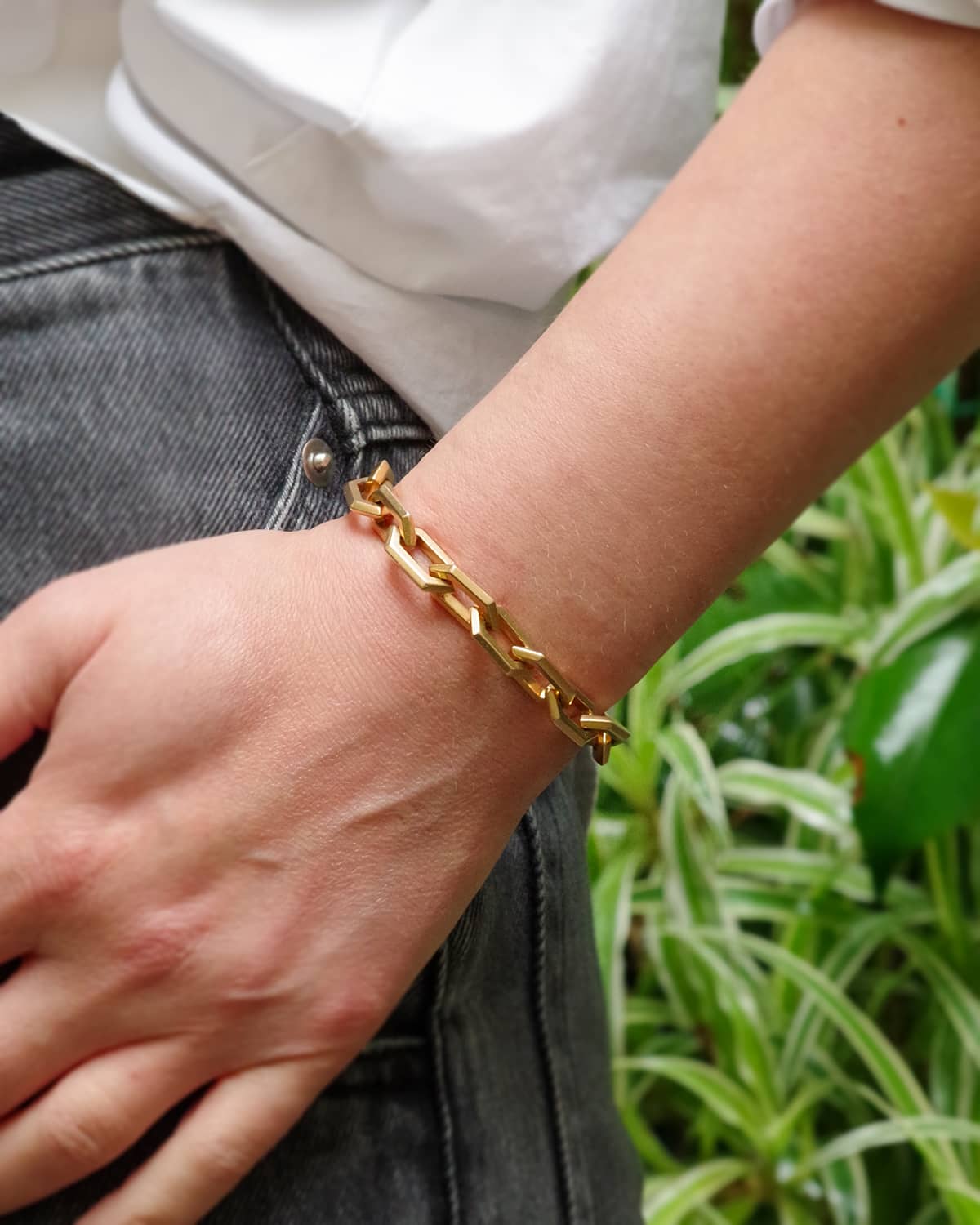 Solid gold chain bracelet