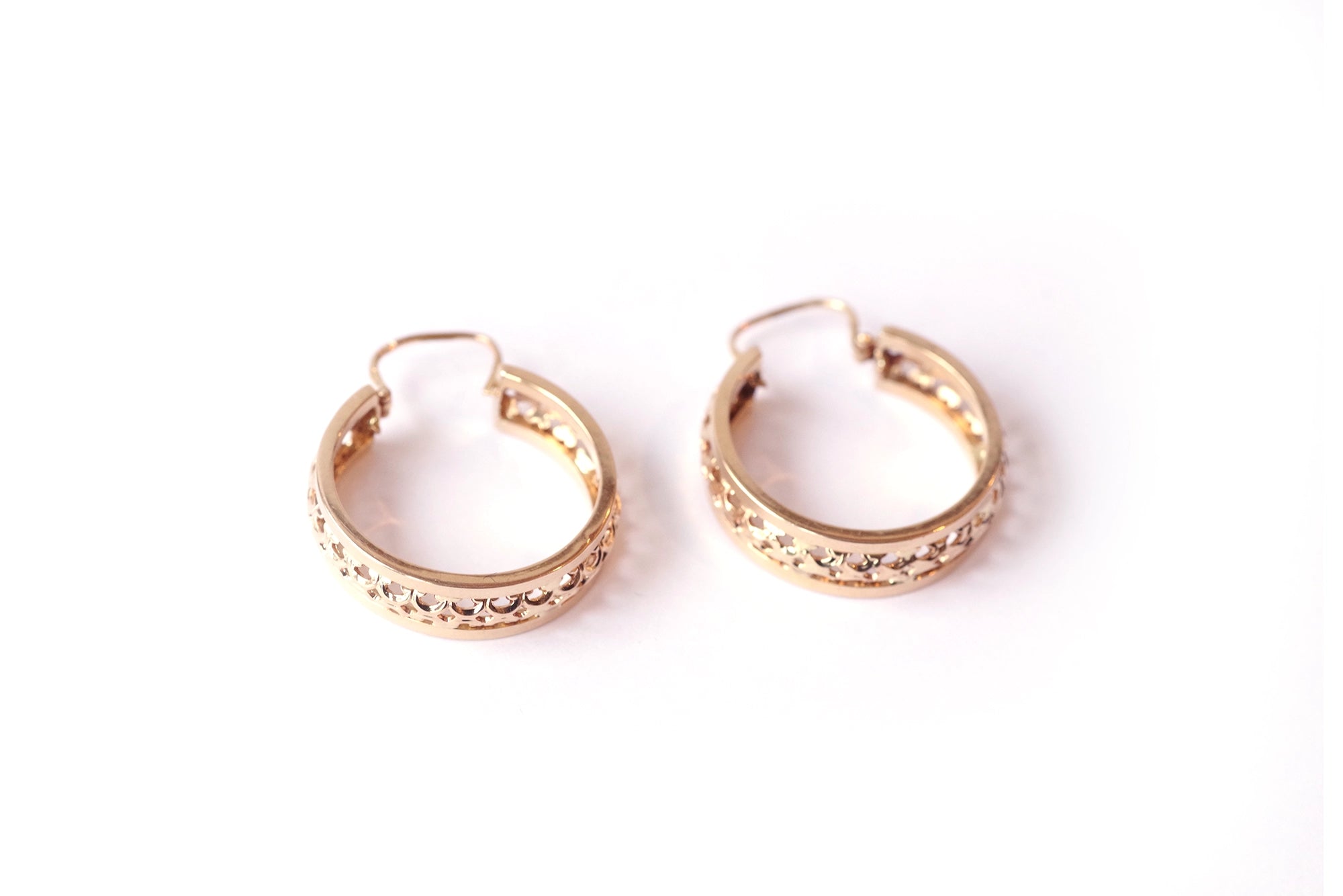 18k gold hoop earrings