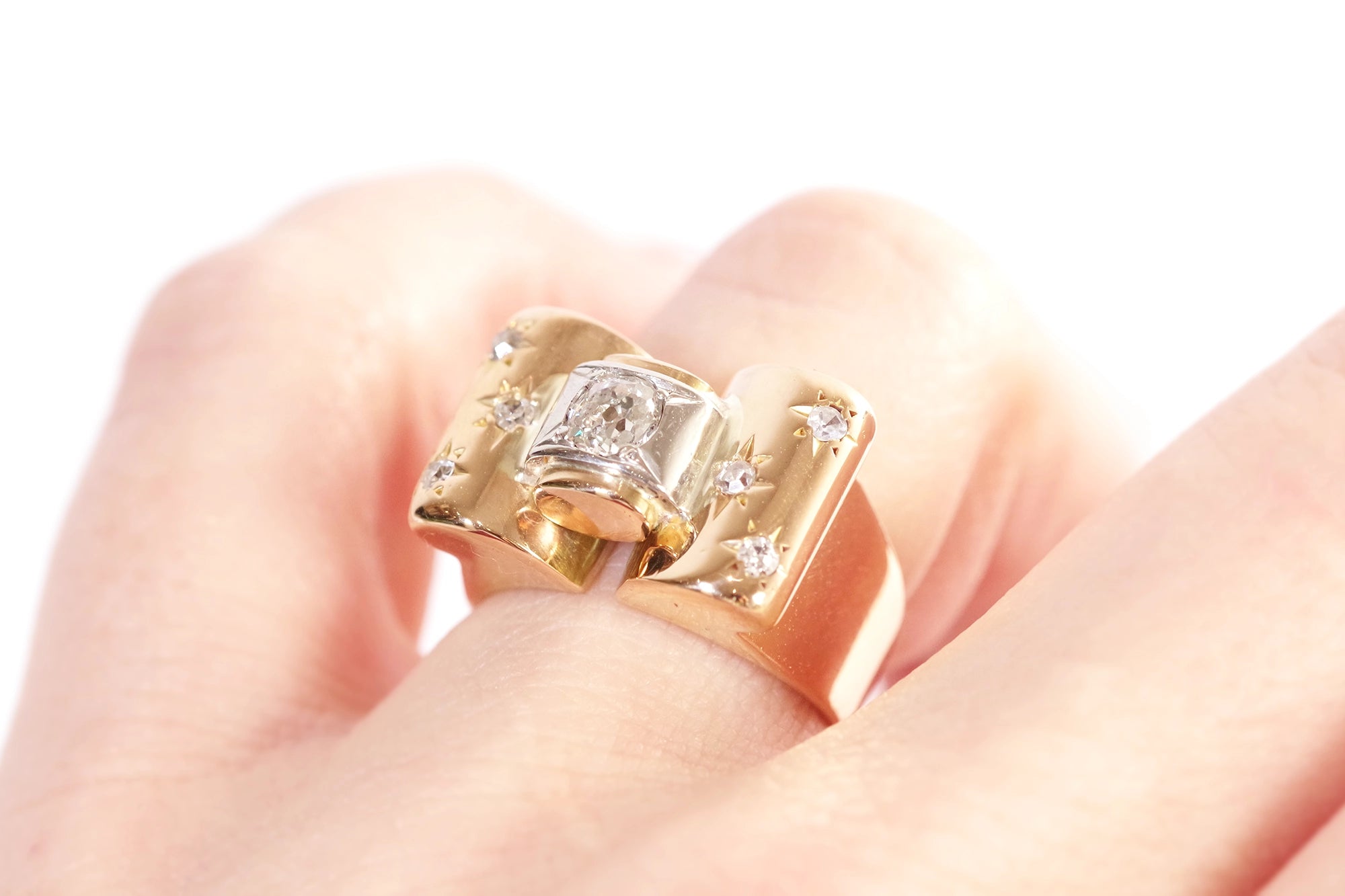 Tank diamond ring in gold