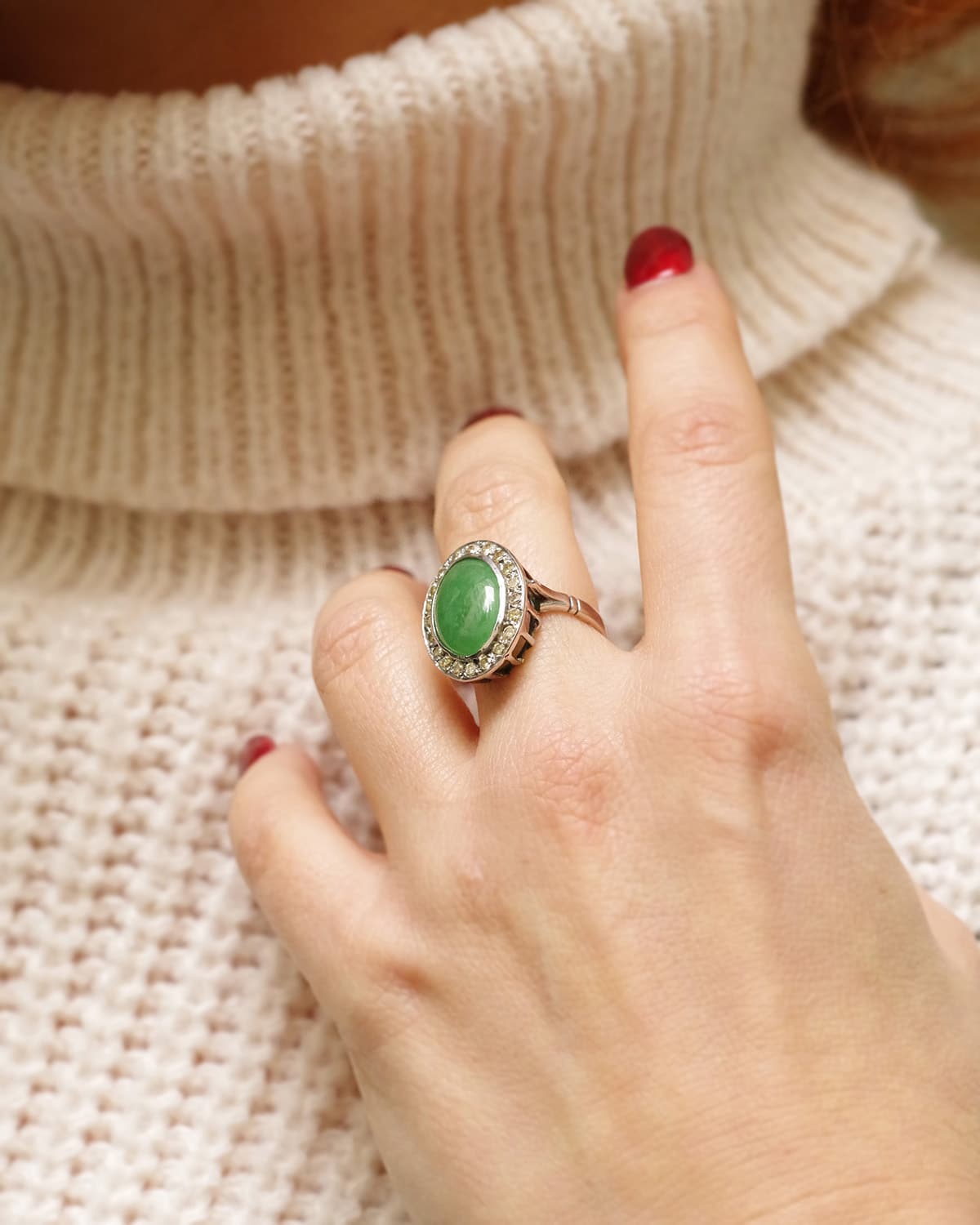 Antique cluster ring with a jade