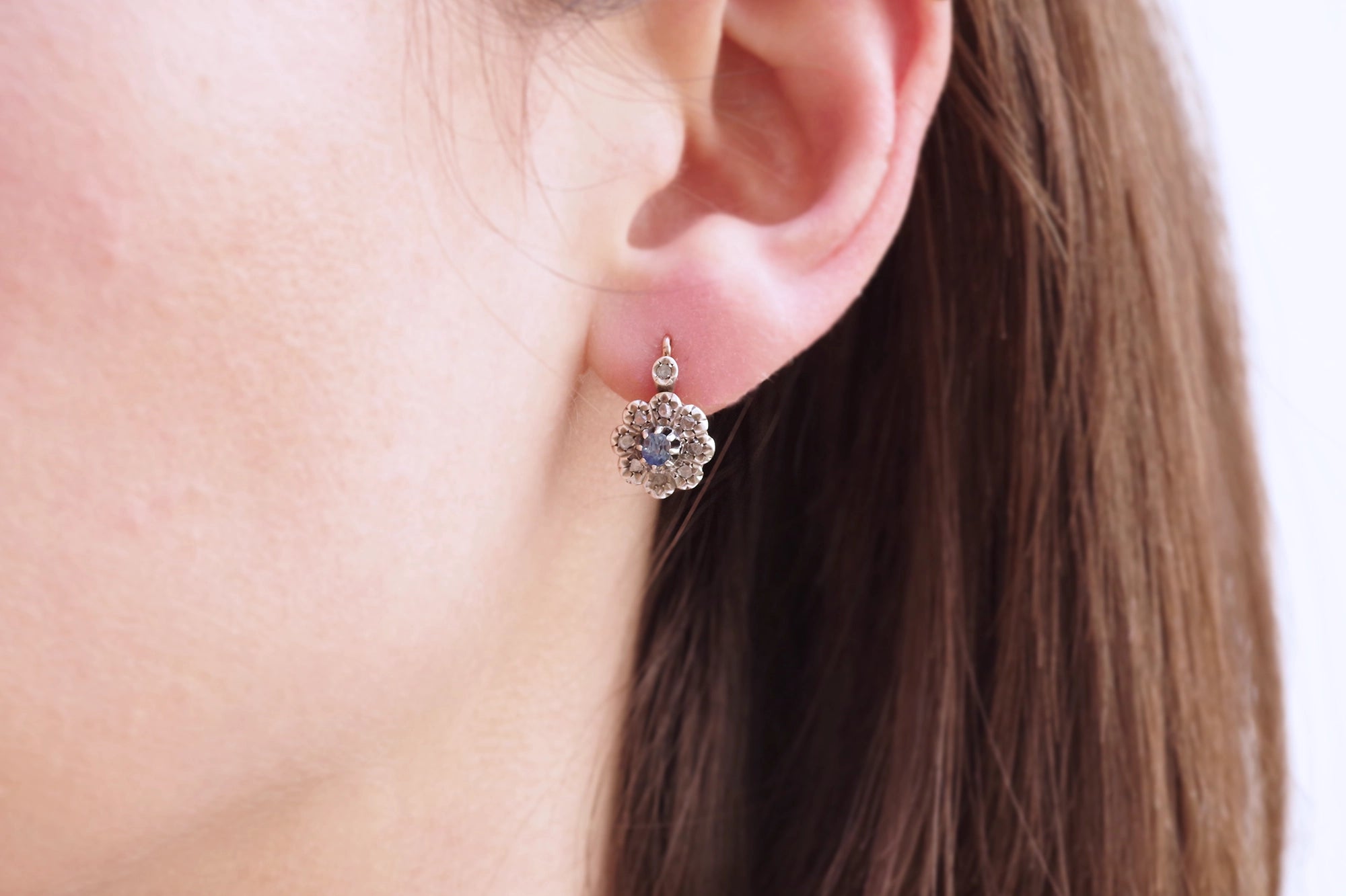 Boucles d'oreille saphirs diamants