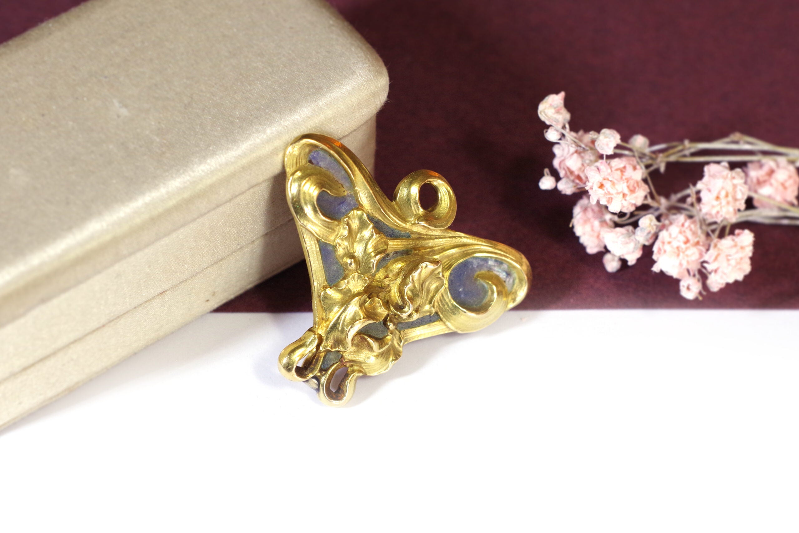 plique a jour enamel brooch in gold