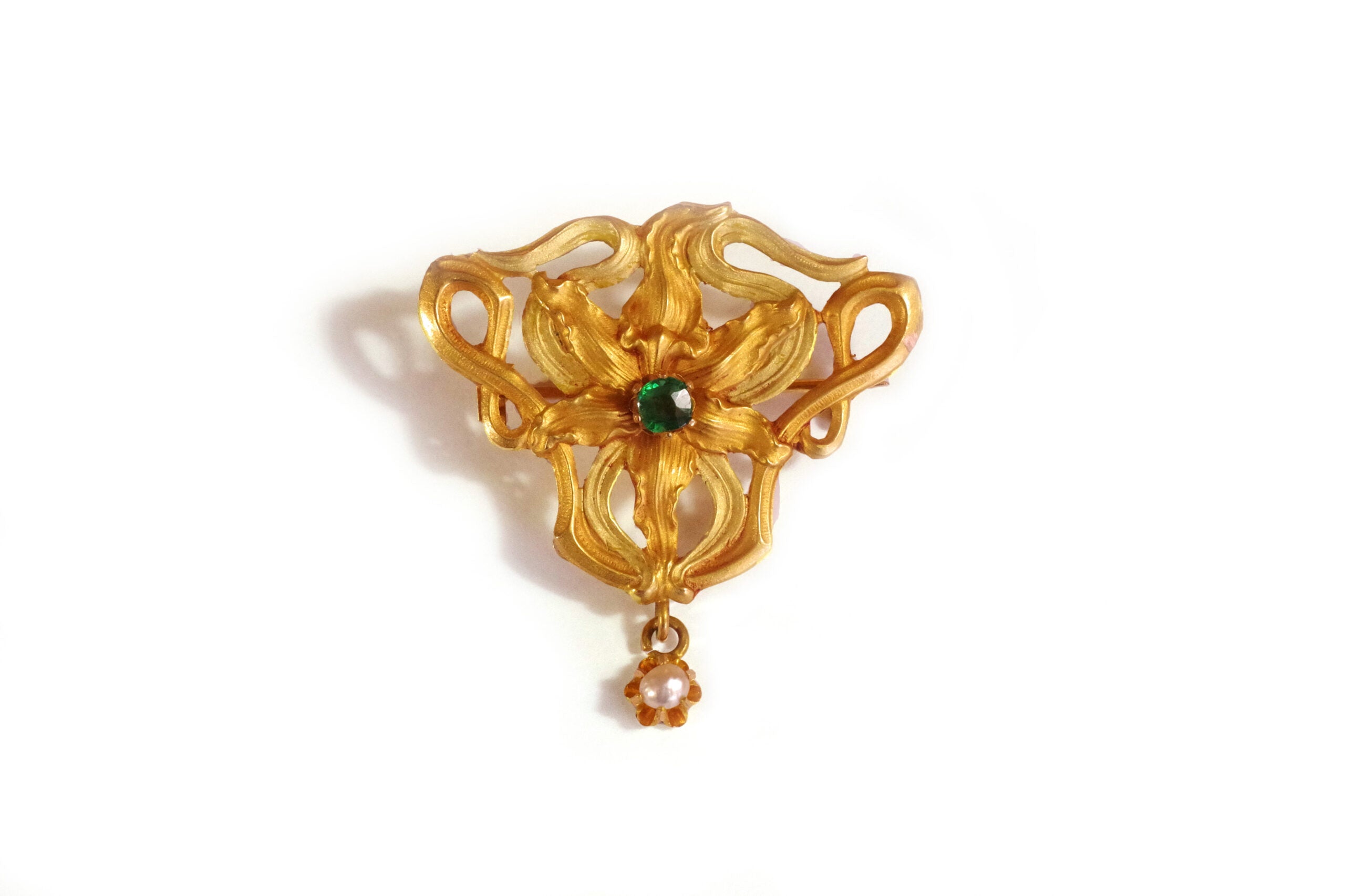 art nouveau flower brooch in gold