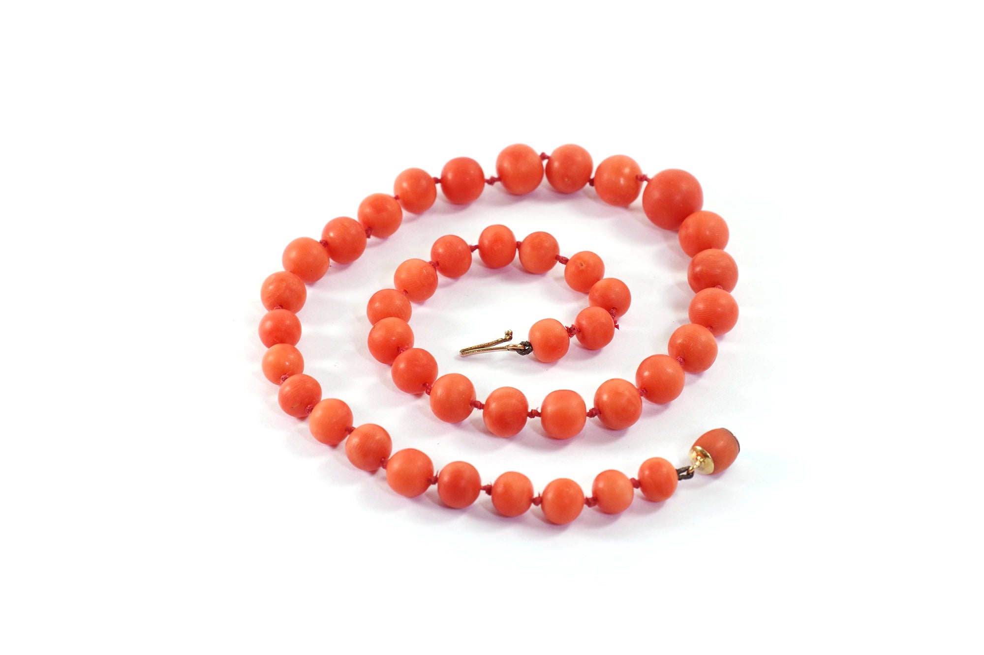 antique coral gold clasp necklace