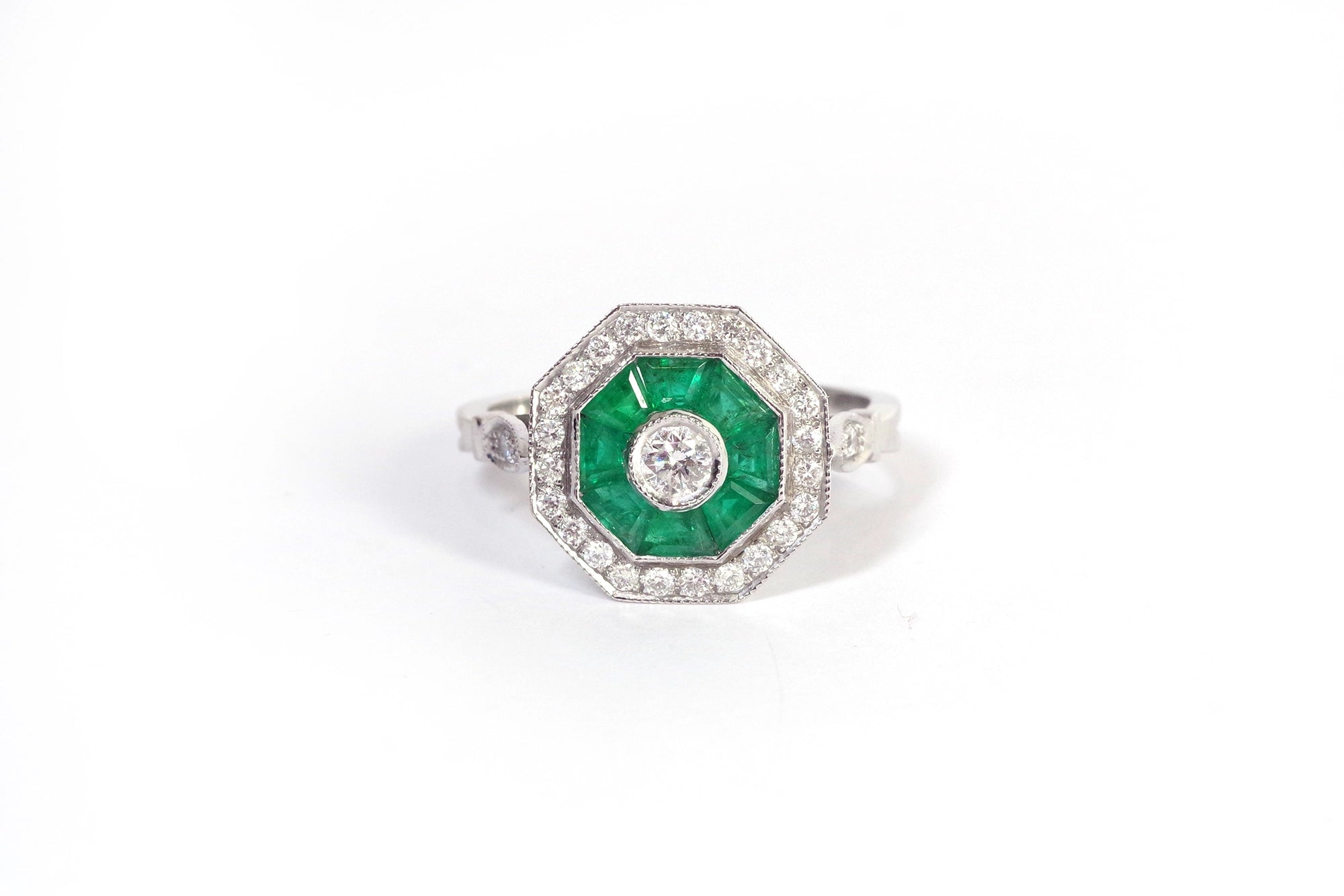 Vintage emerald diamond ring