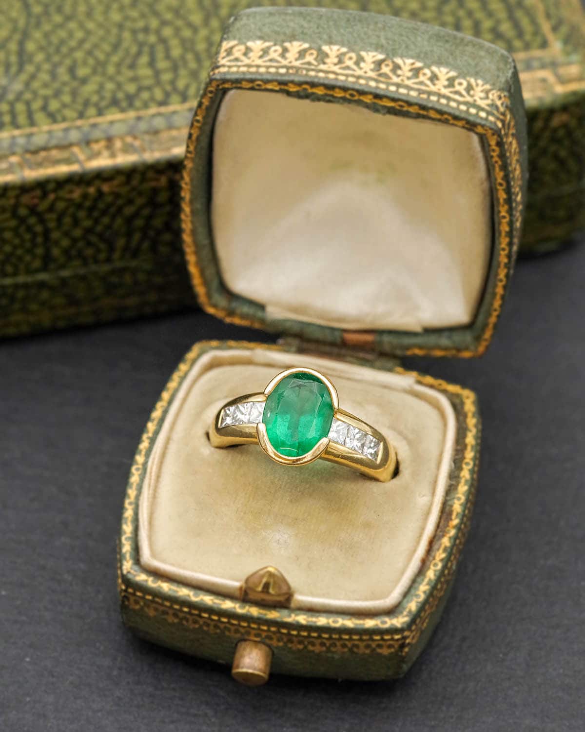 Bague émeraude diamants