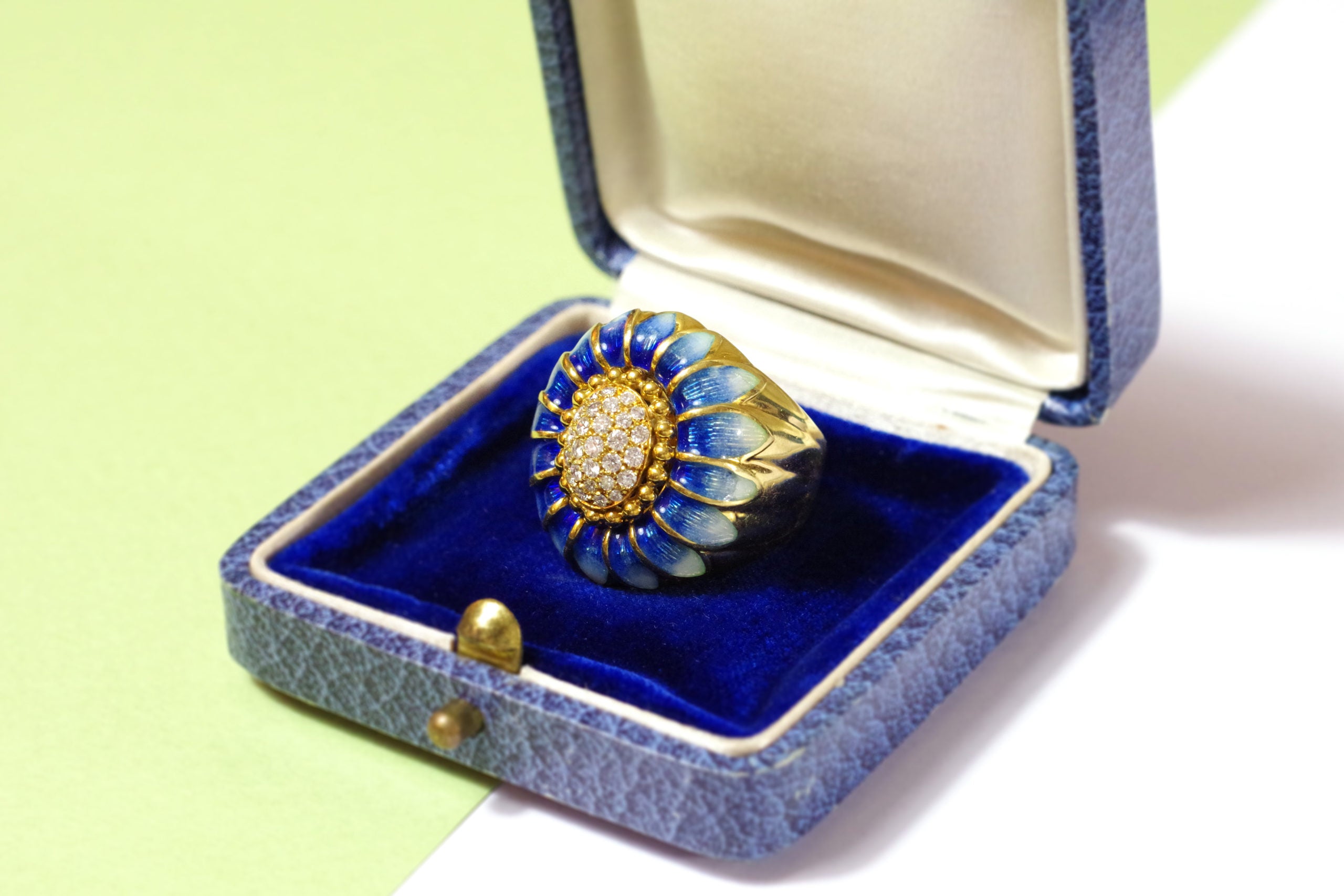 contemporary flower cocktail ring enamel with diamonds unsigned Switzerland