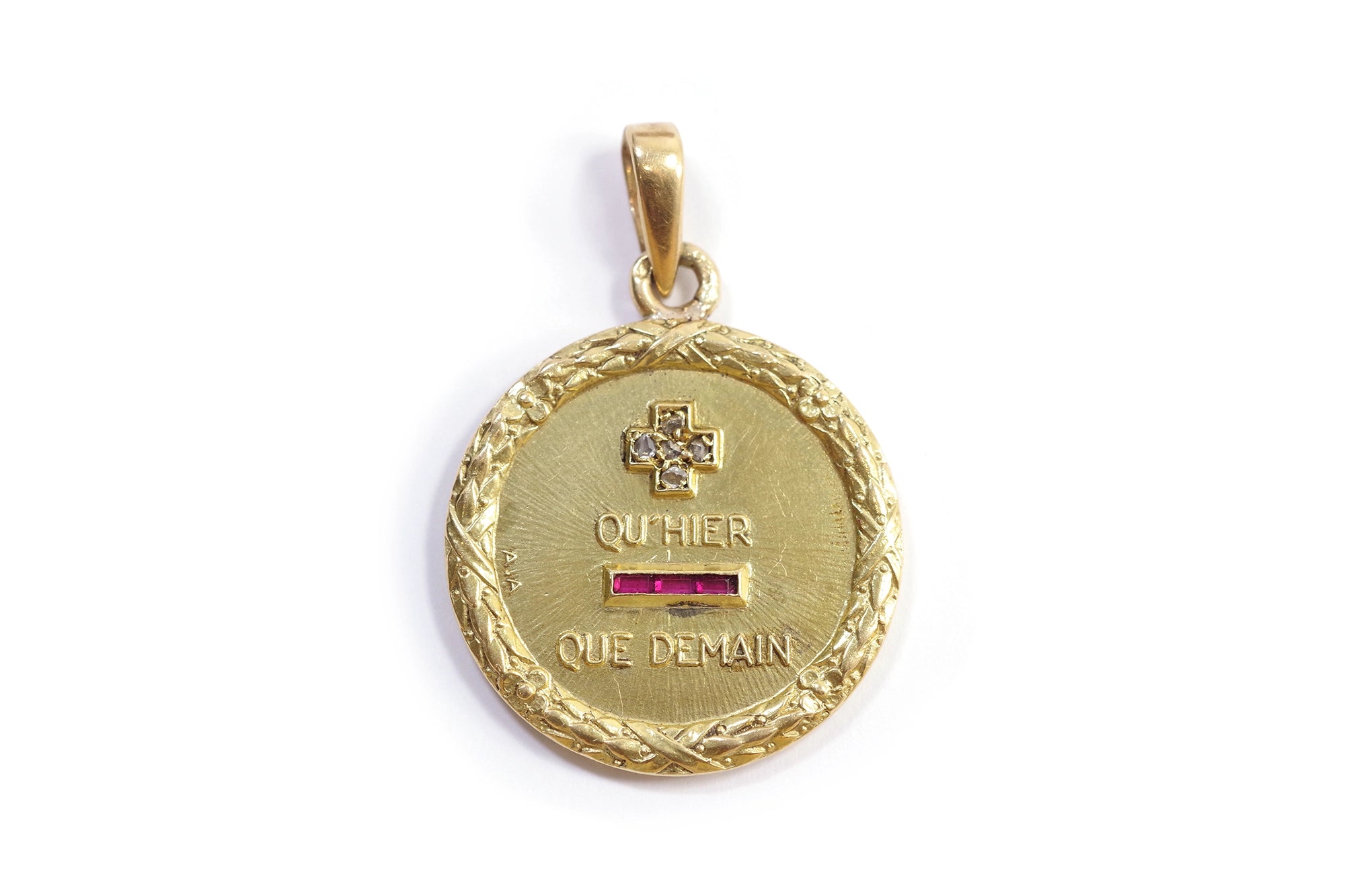 Augis large medal pendant