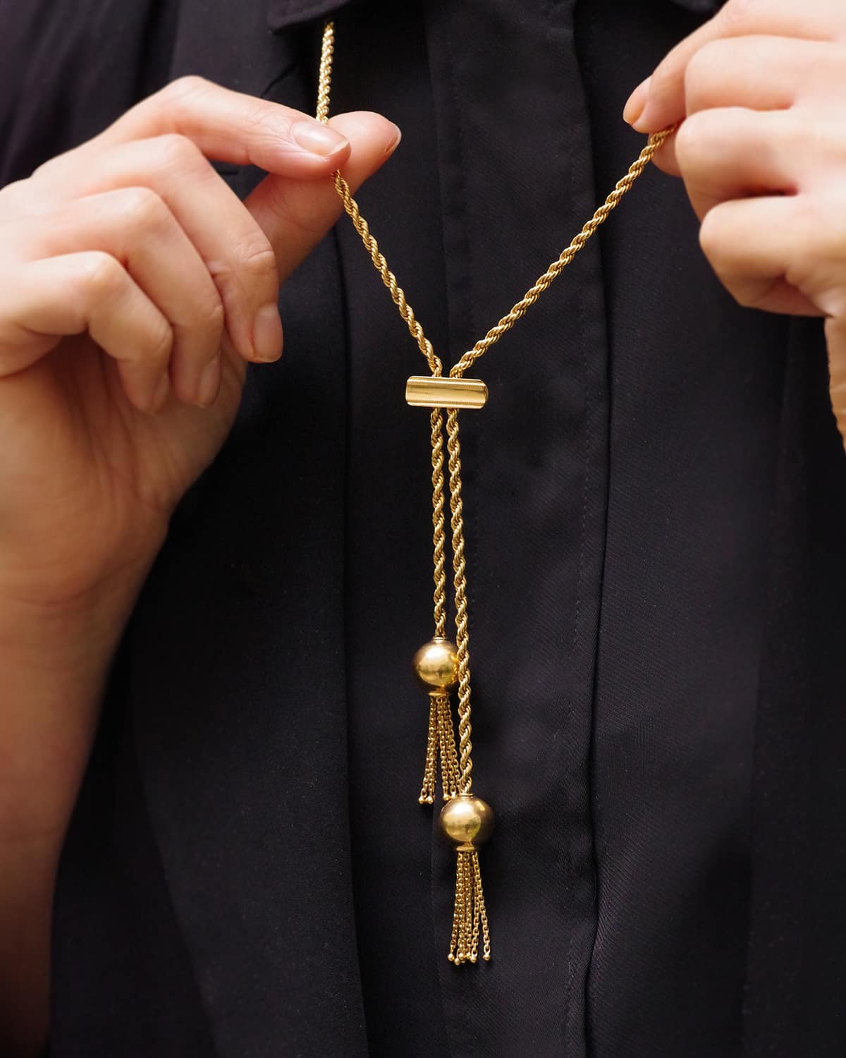 Vintage gold tassel necklace