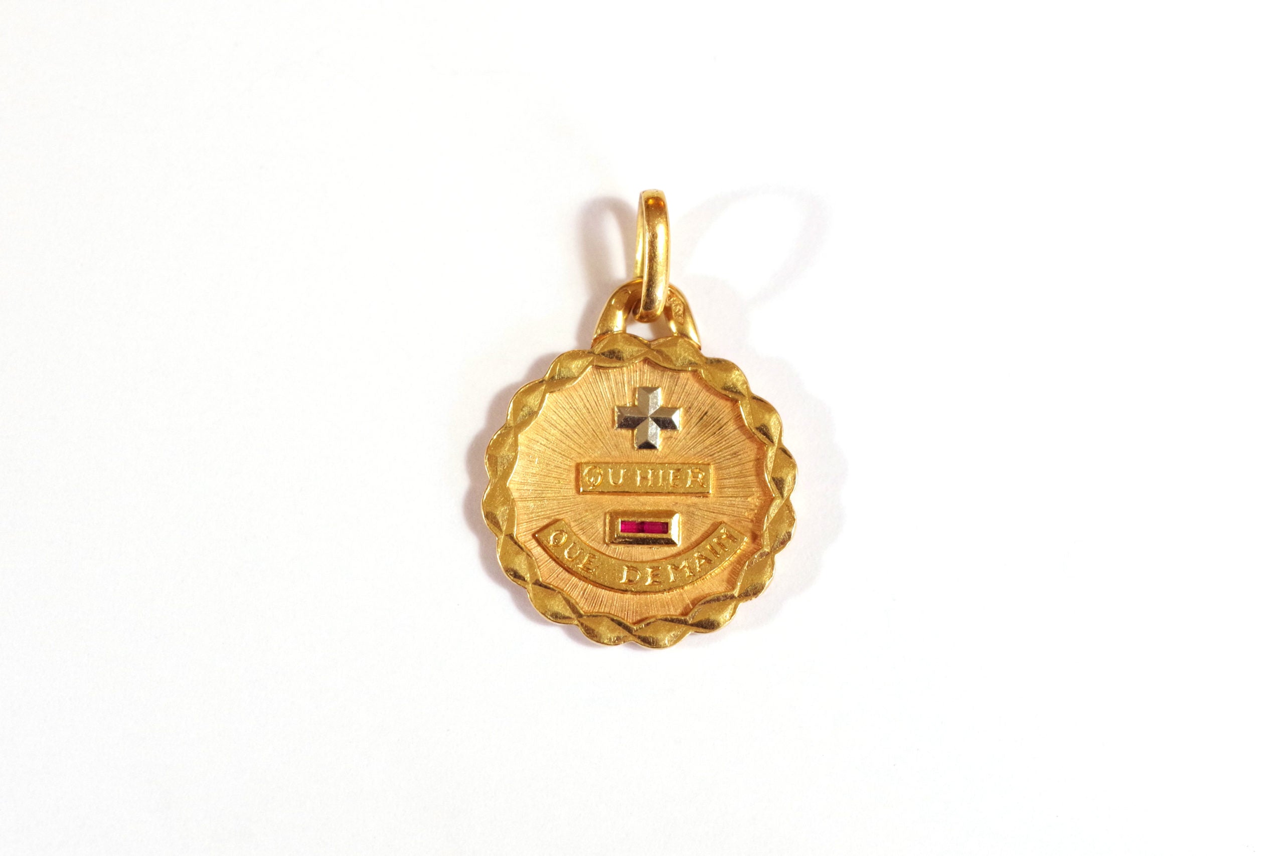 médaille d'amour Augis rubis bijou occasion achat paris