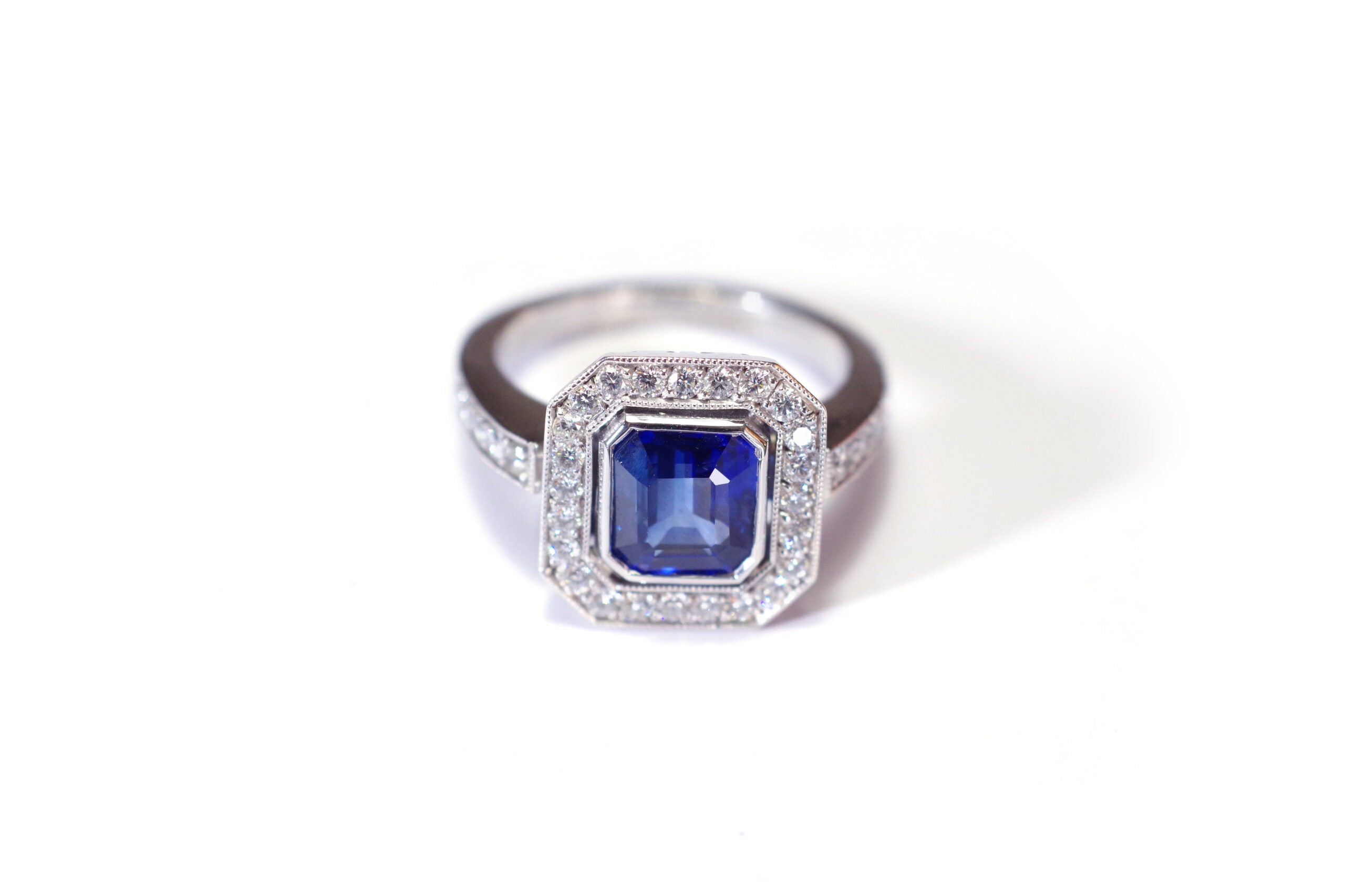 sapphire 18k gold wedding ring