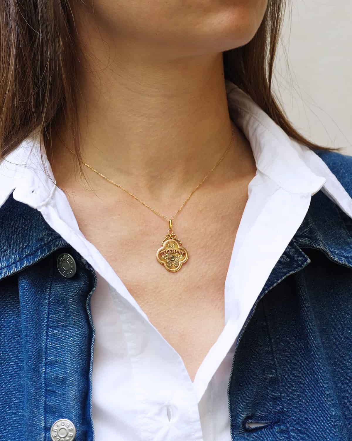 December brithday medal pendant in gold