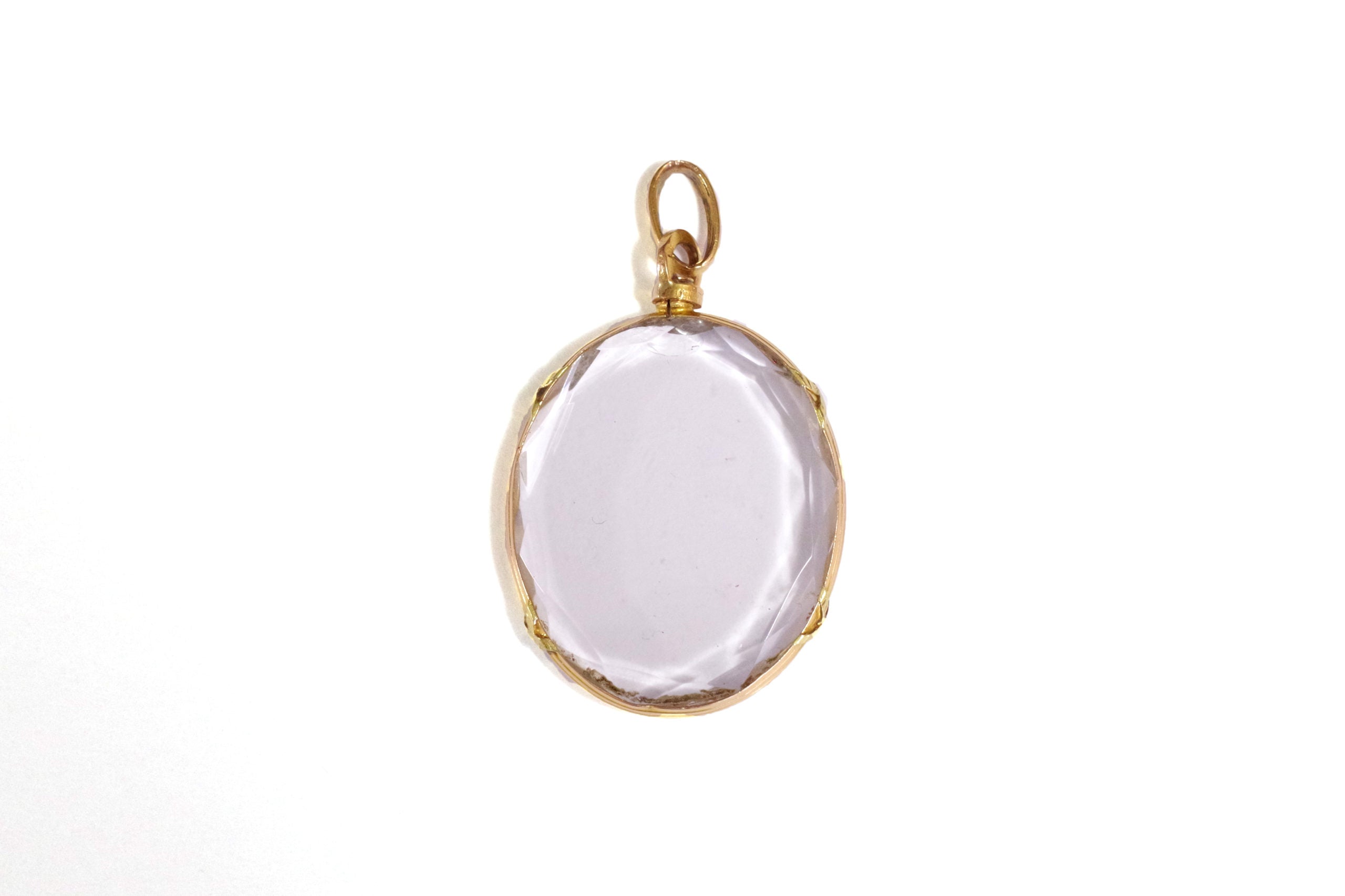 victorian locket pendant in 18k gold antique jewelry Paris