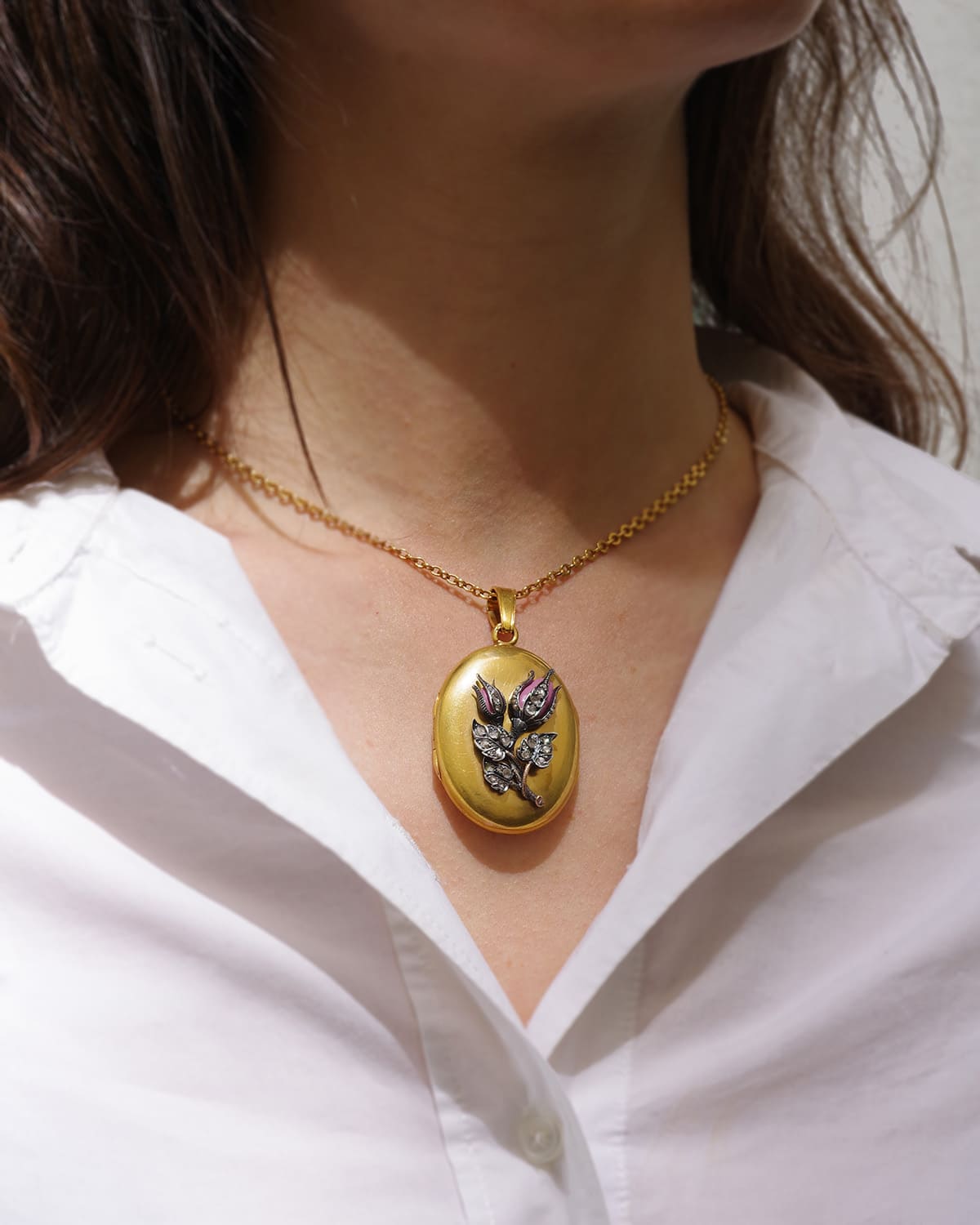Pendentif médaillon bouton de rose