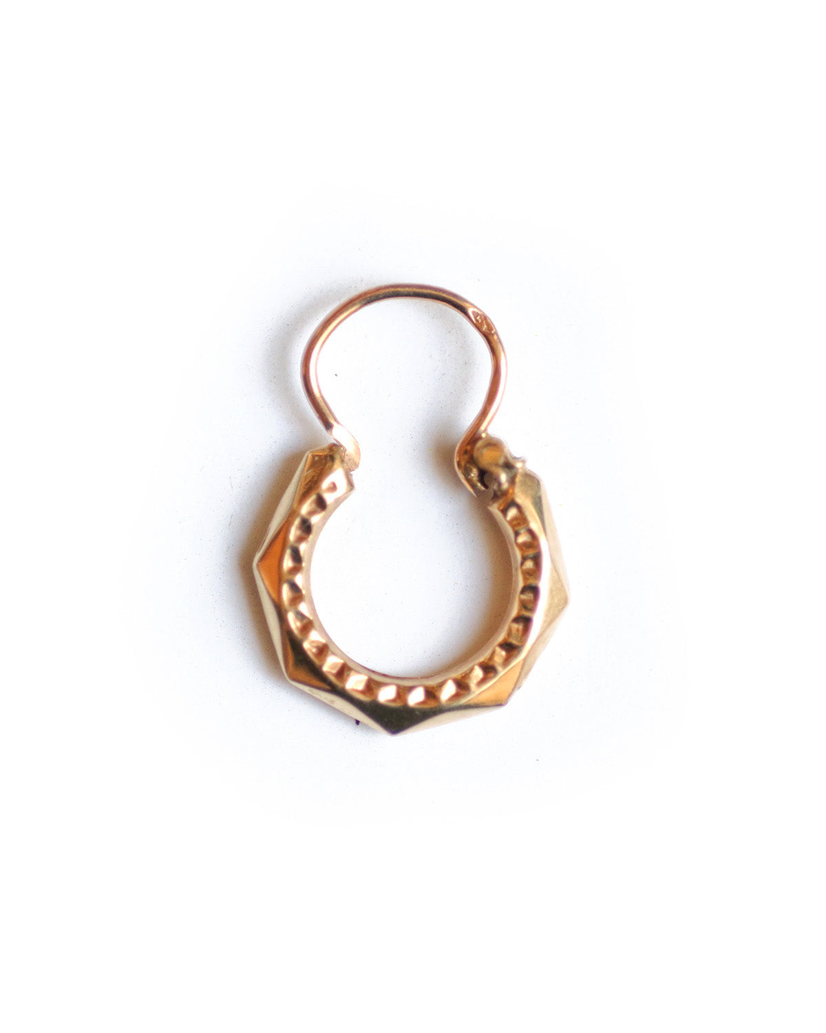 Modern hoop earrrings in 18k 