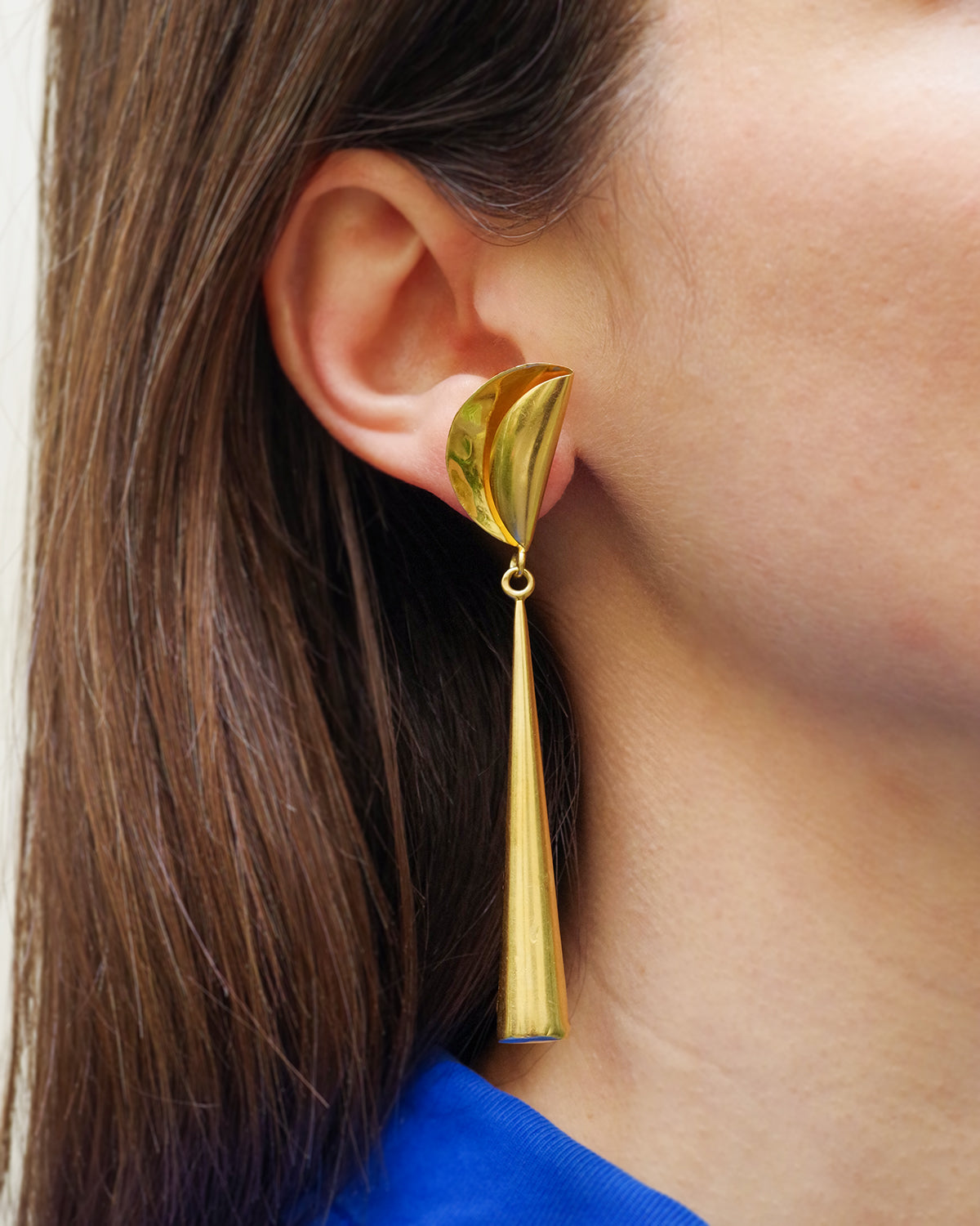 Mid century earrings in gold