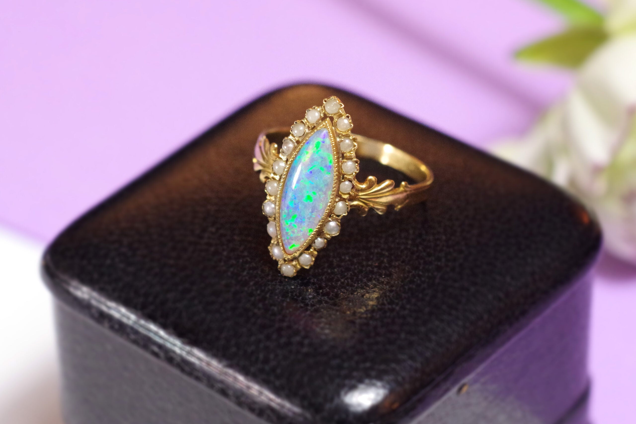 Bague marquise opale et perles