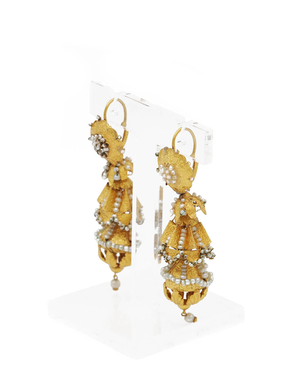 Antique pearl earrings in gold