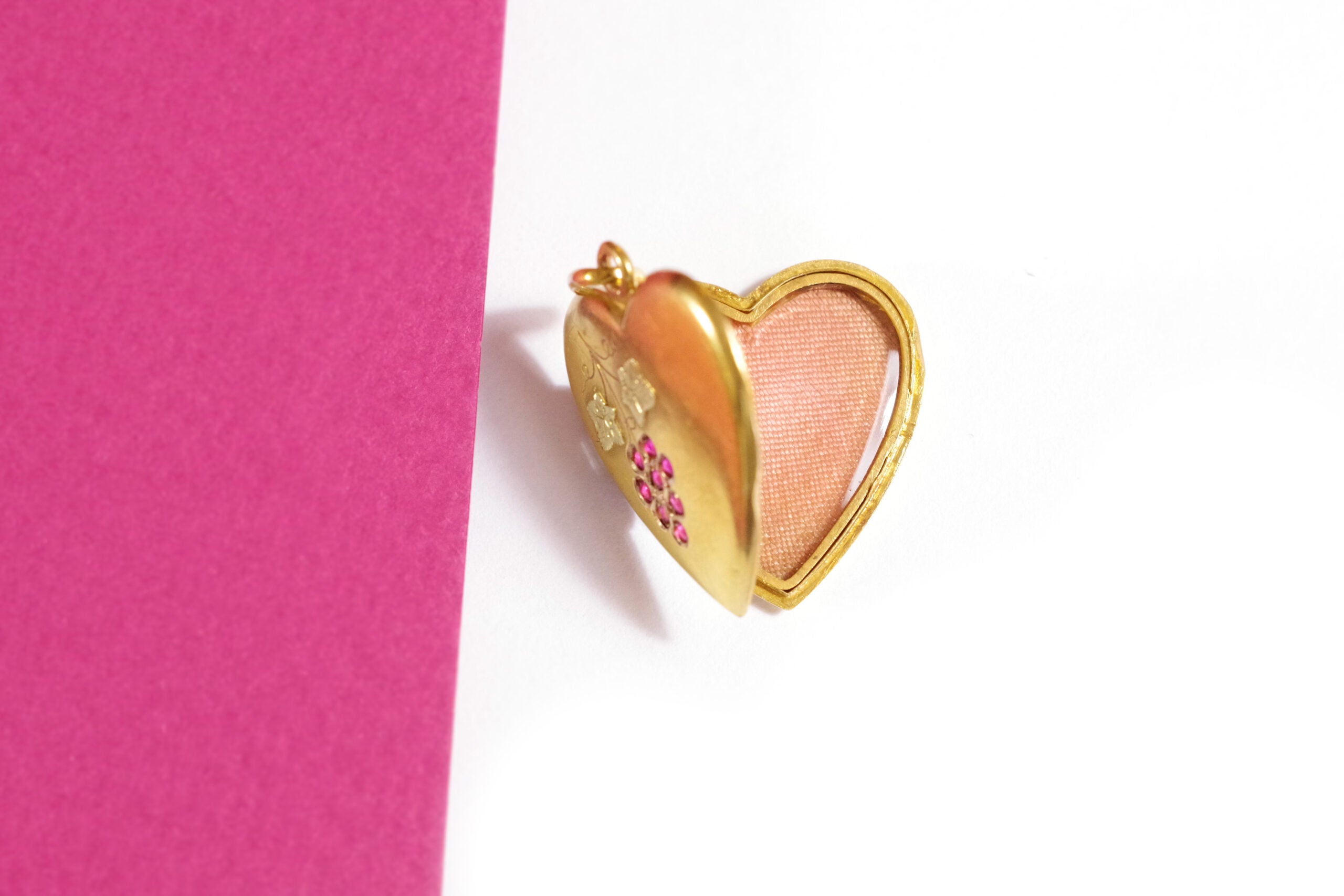 heart shape 18k gold ruby