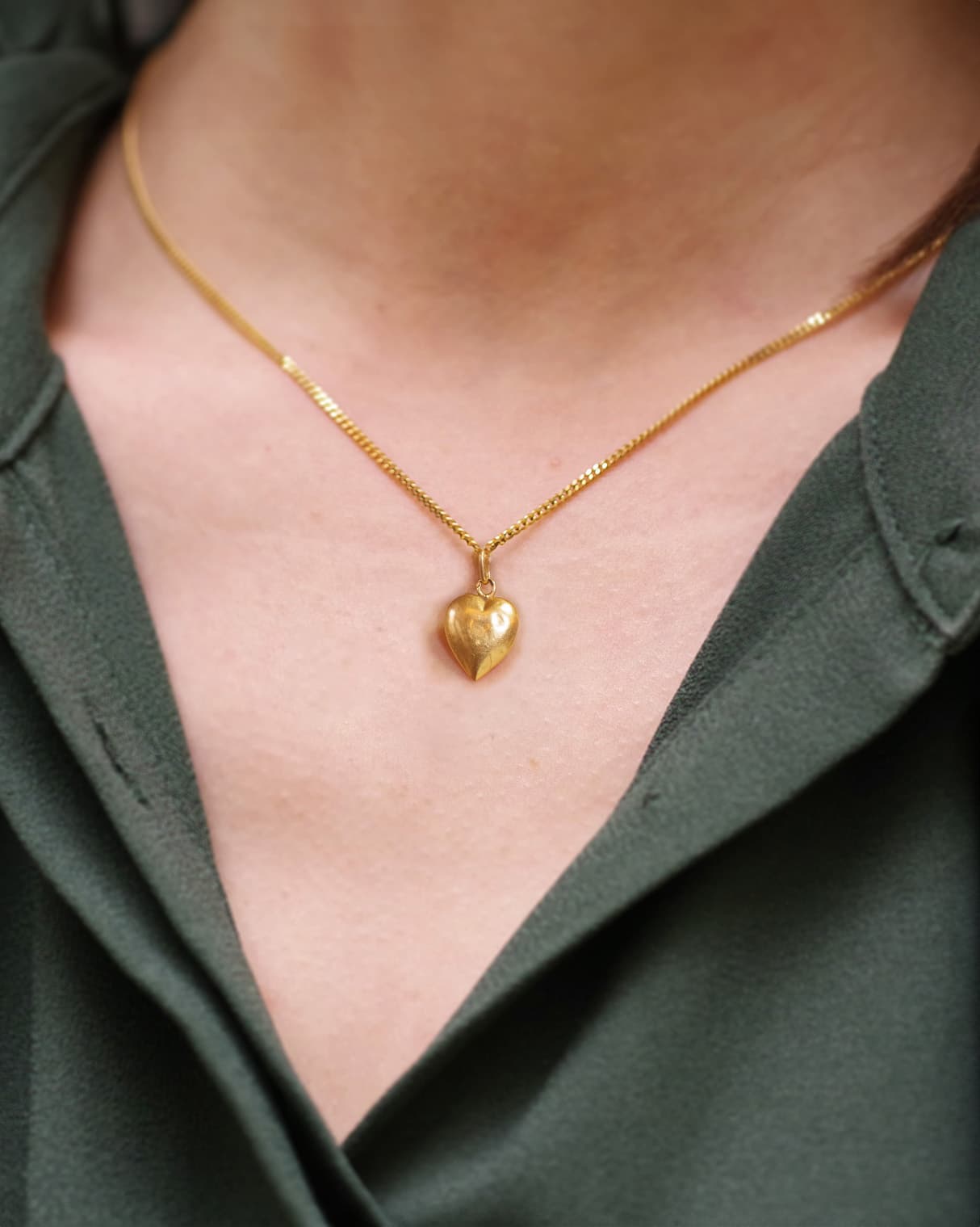 heart shape pendant in gold