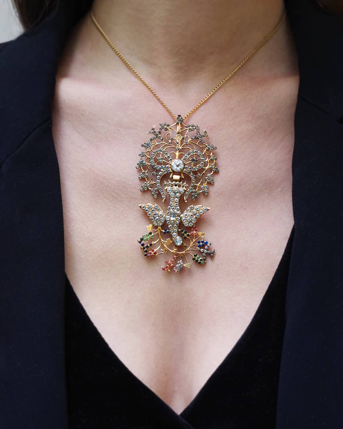 Antique Saint esprit in gold