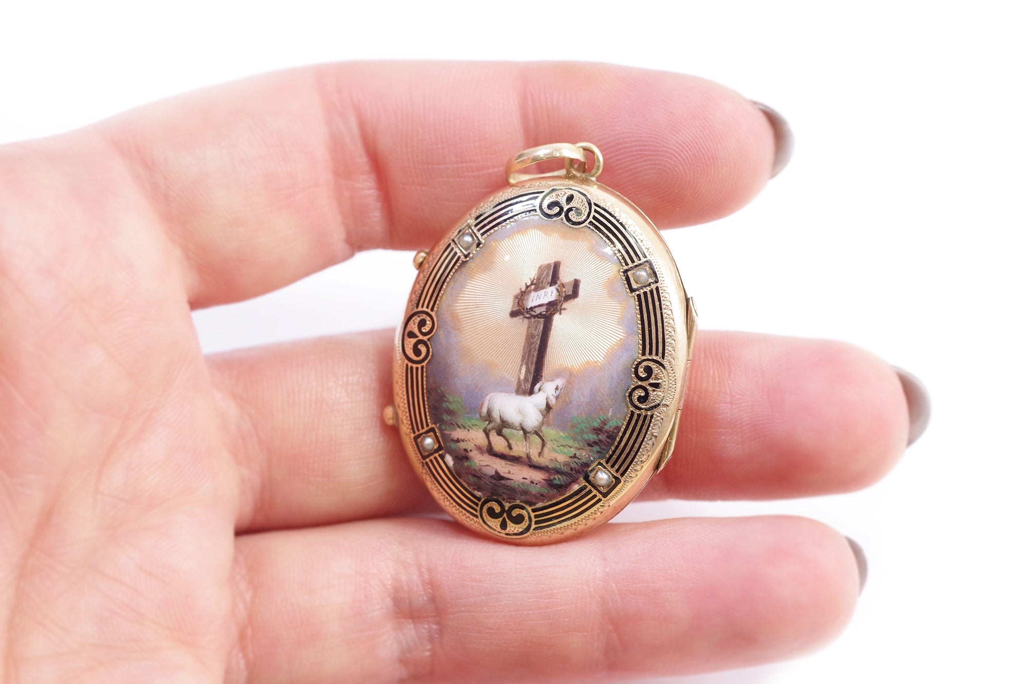 Gold lamb enamel pendant locket