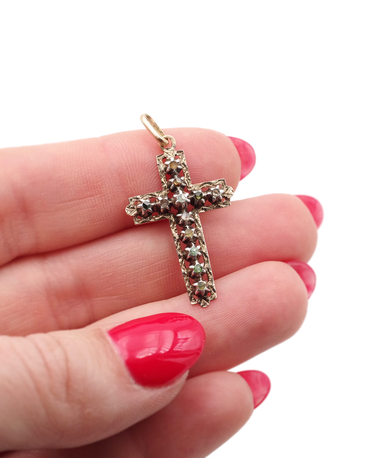 Pendentif croix diamants