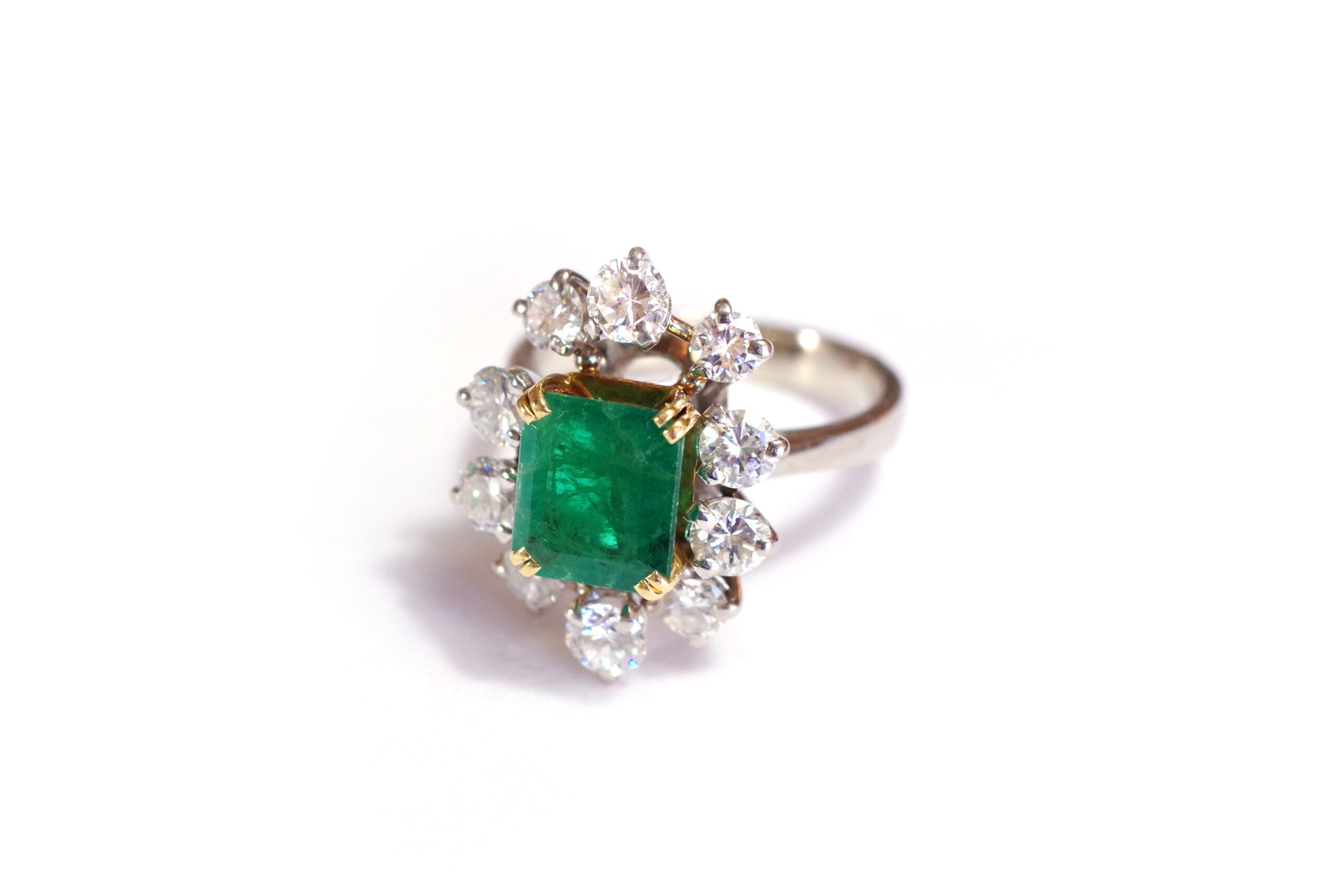 Emerald diamonds cluster ring