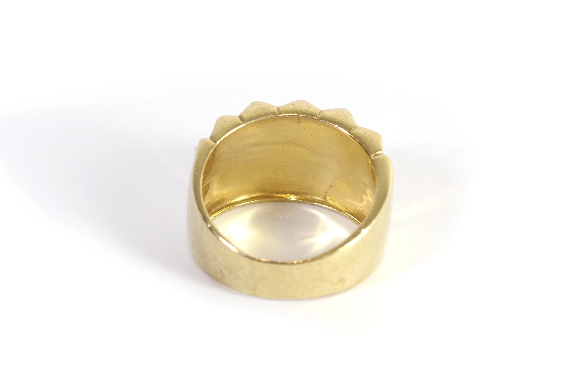 Gadroon gold ring