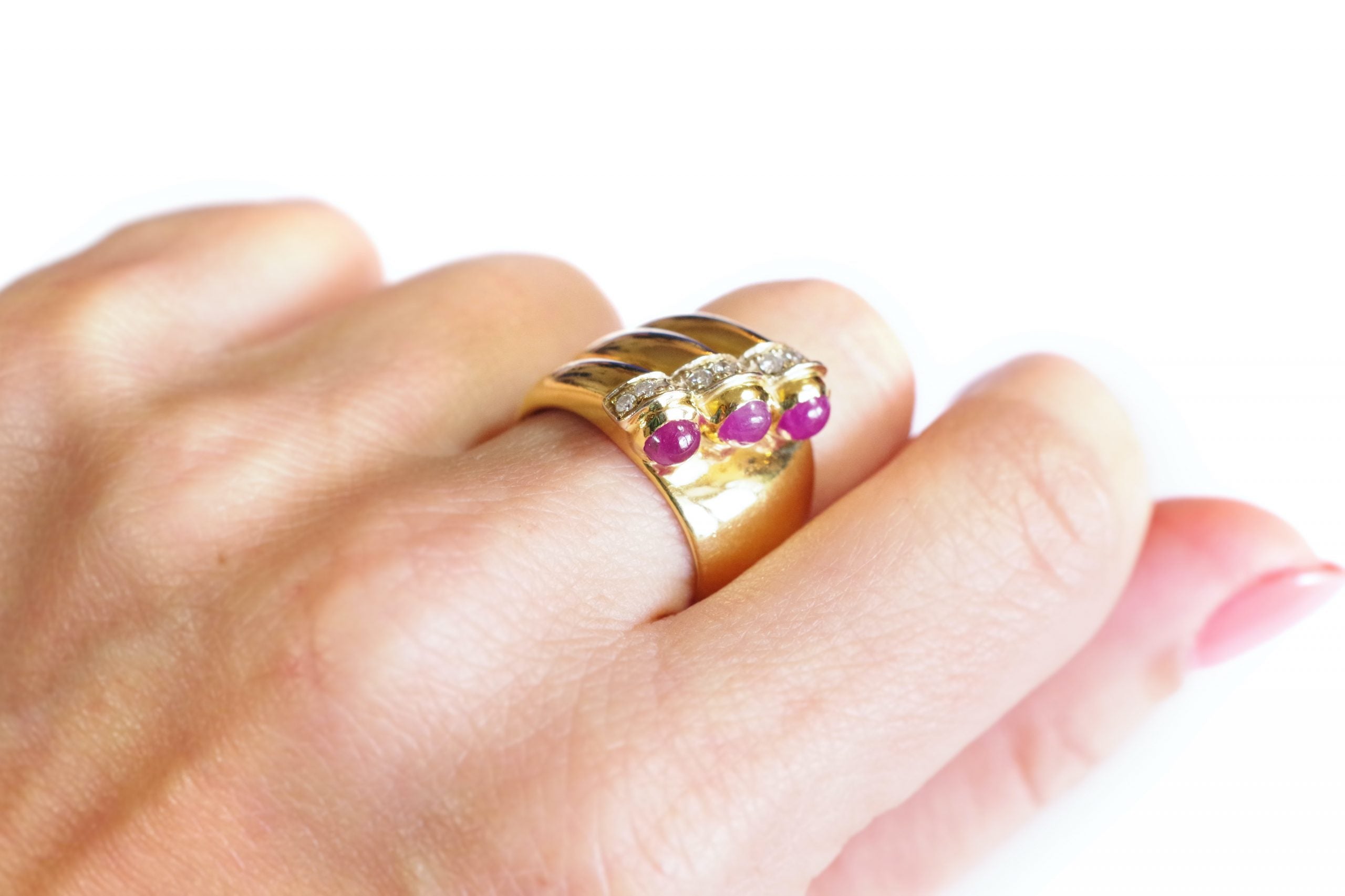 Pre-owned ruby diamond ring in gold