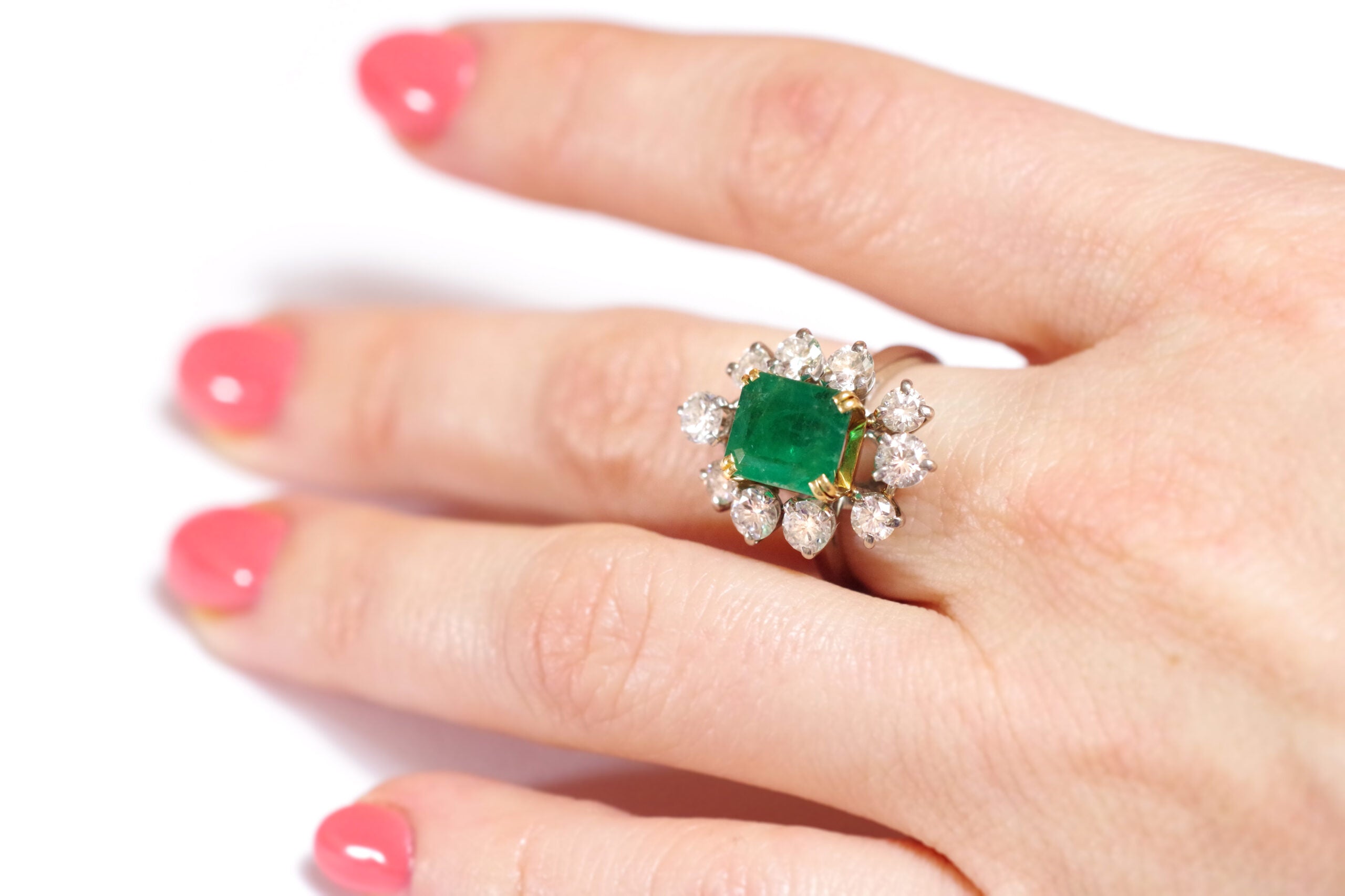 Emerald diamonds cluster ring