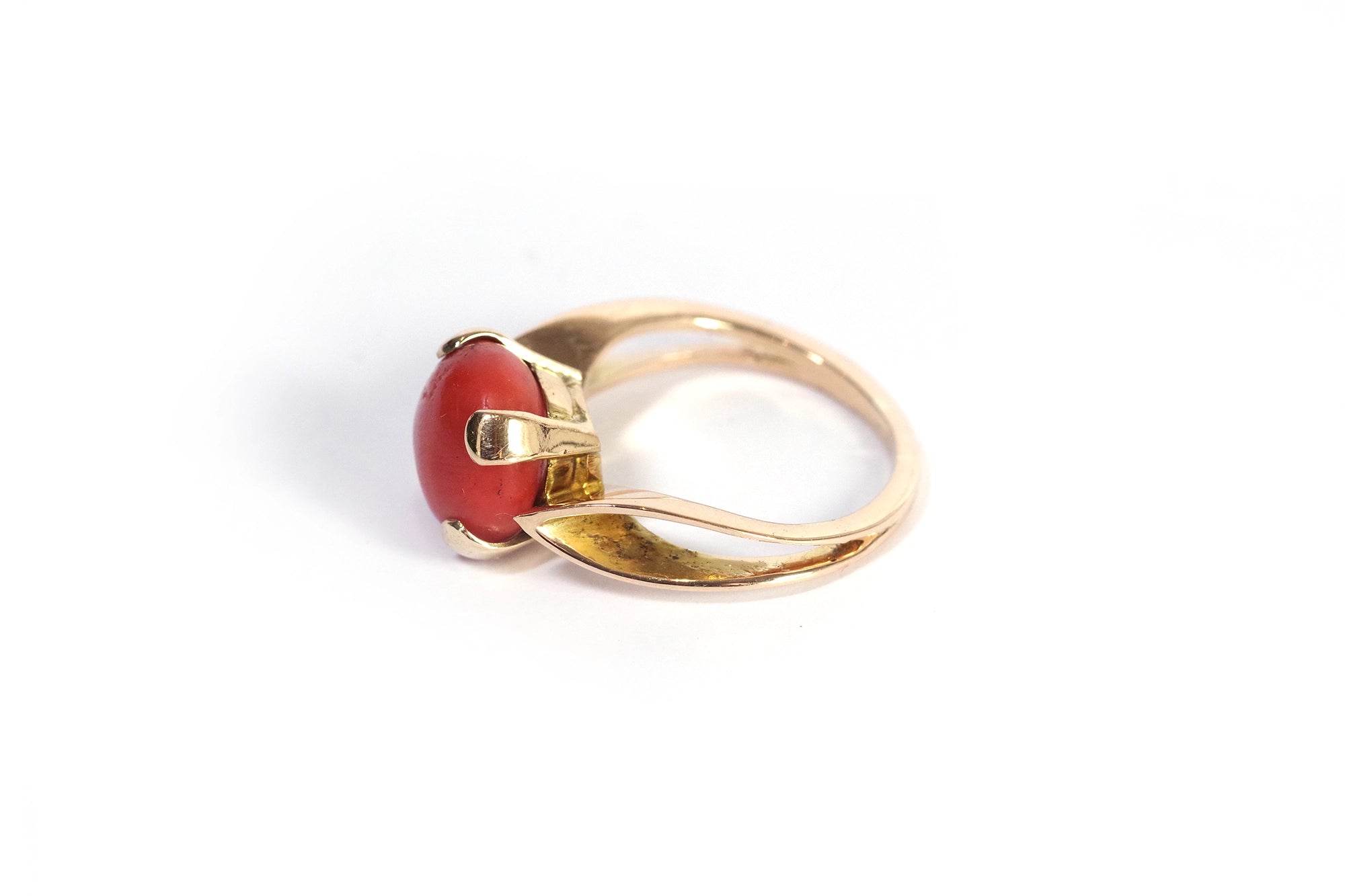 retro coral ring