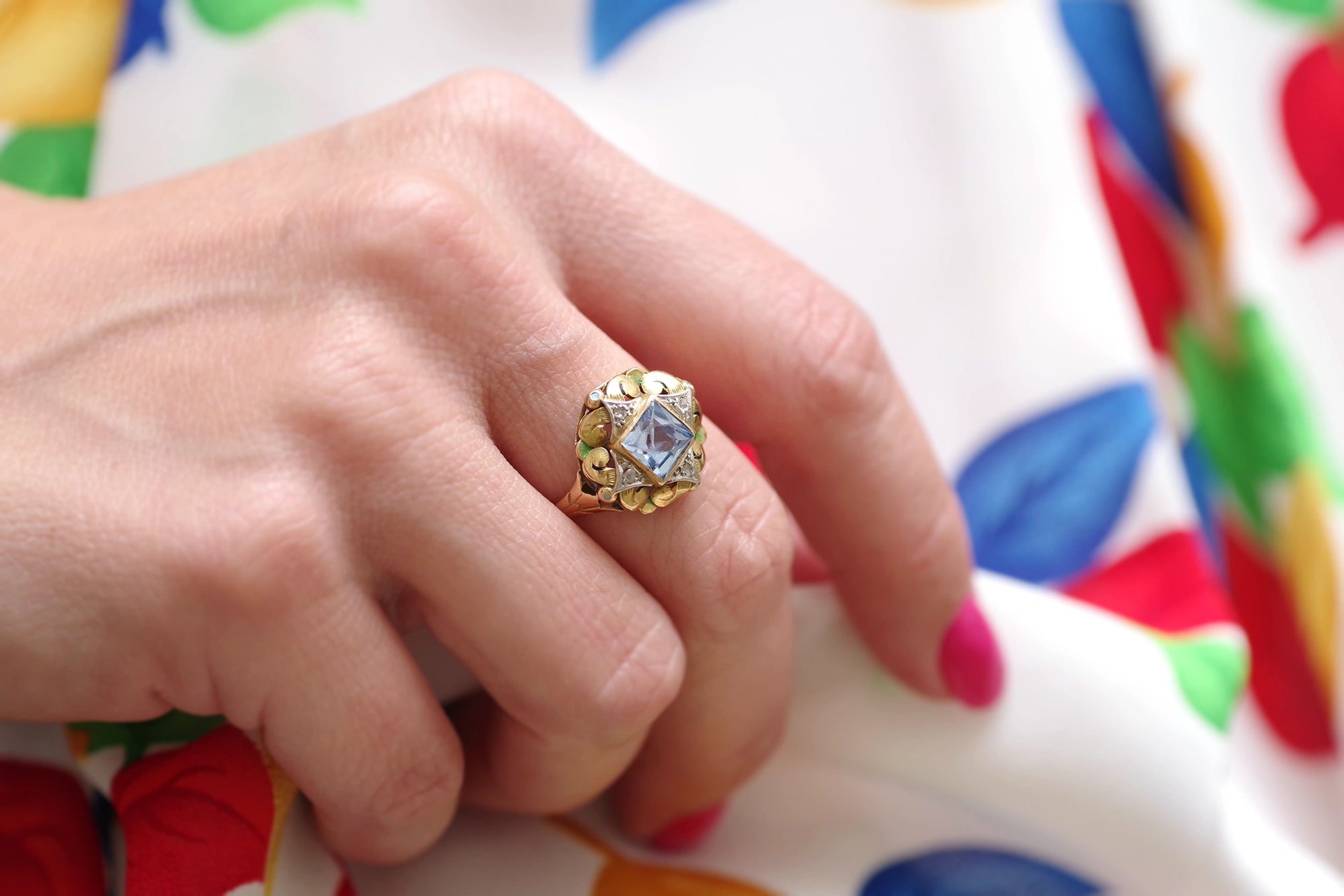 blue vintage ring in gold