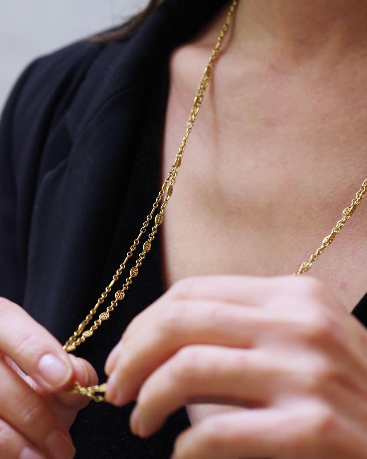 victorian filigree necklace in gold