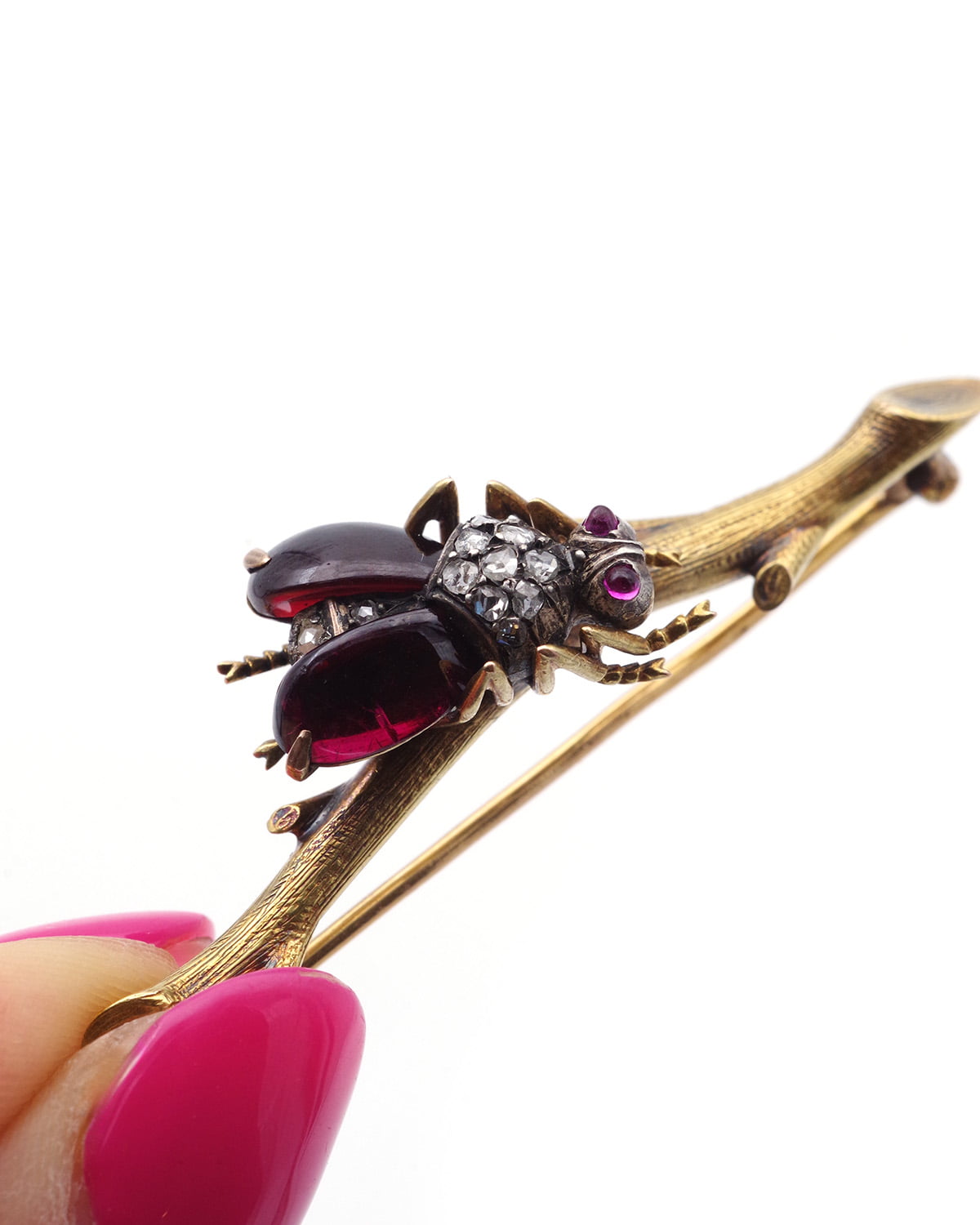 Broche scarabée grenats diamants