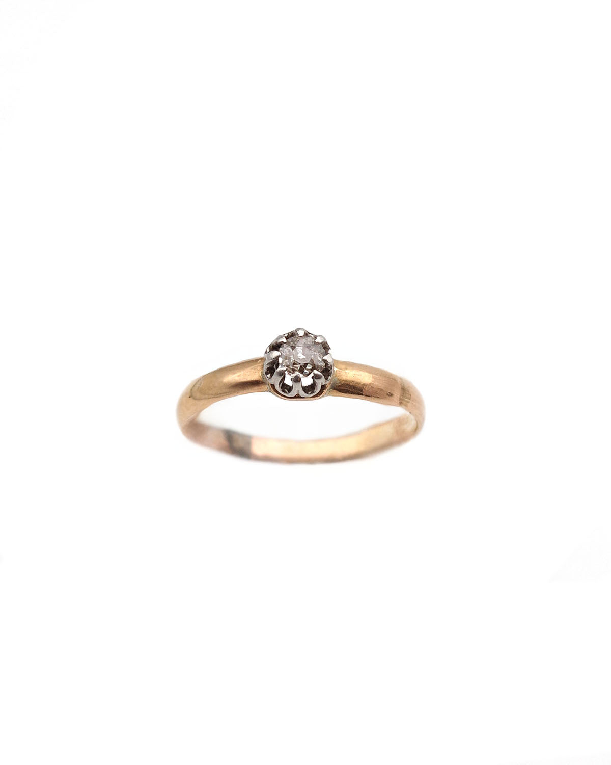 Solitaire diamond ring in gold