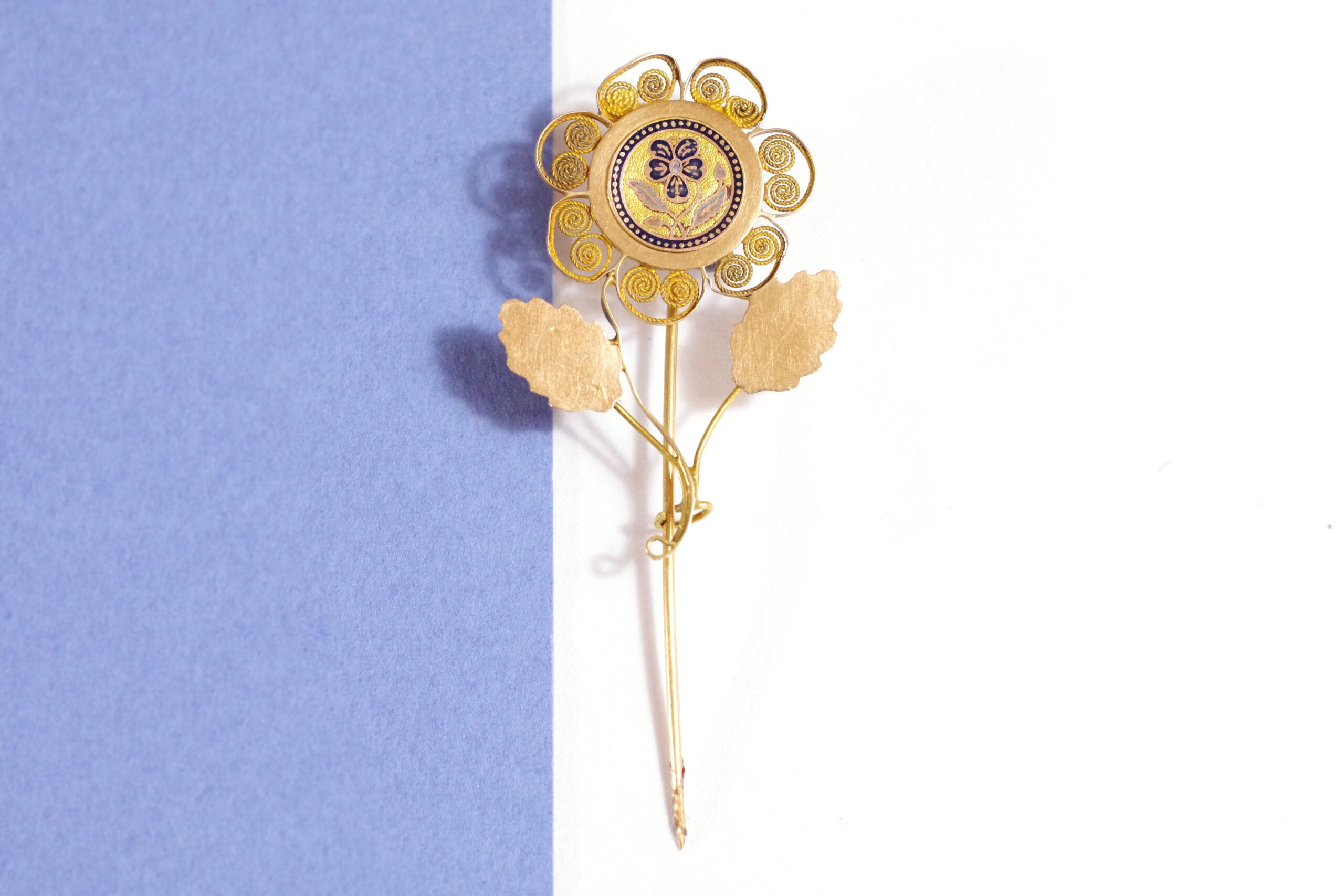 victorian pansy pin in gold