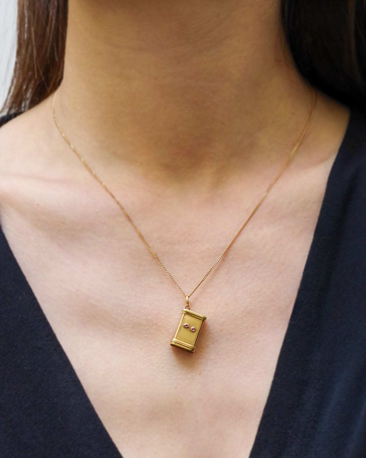 coffre lapin secret en or