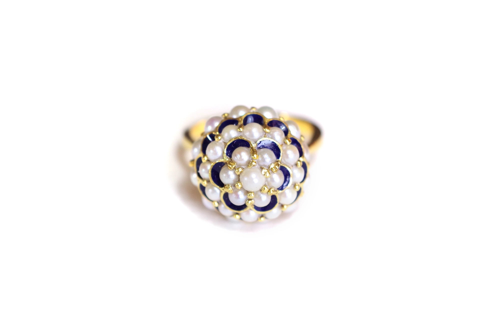 Retro dome ring in gold